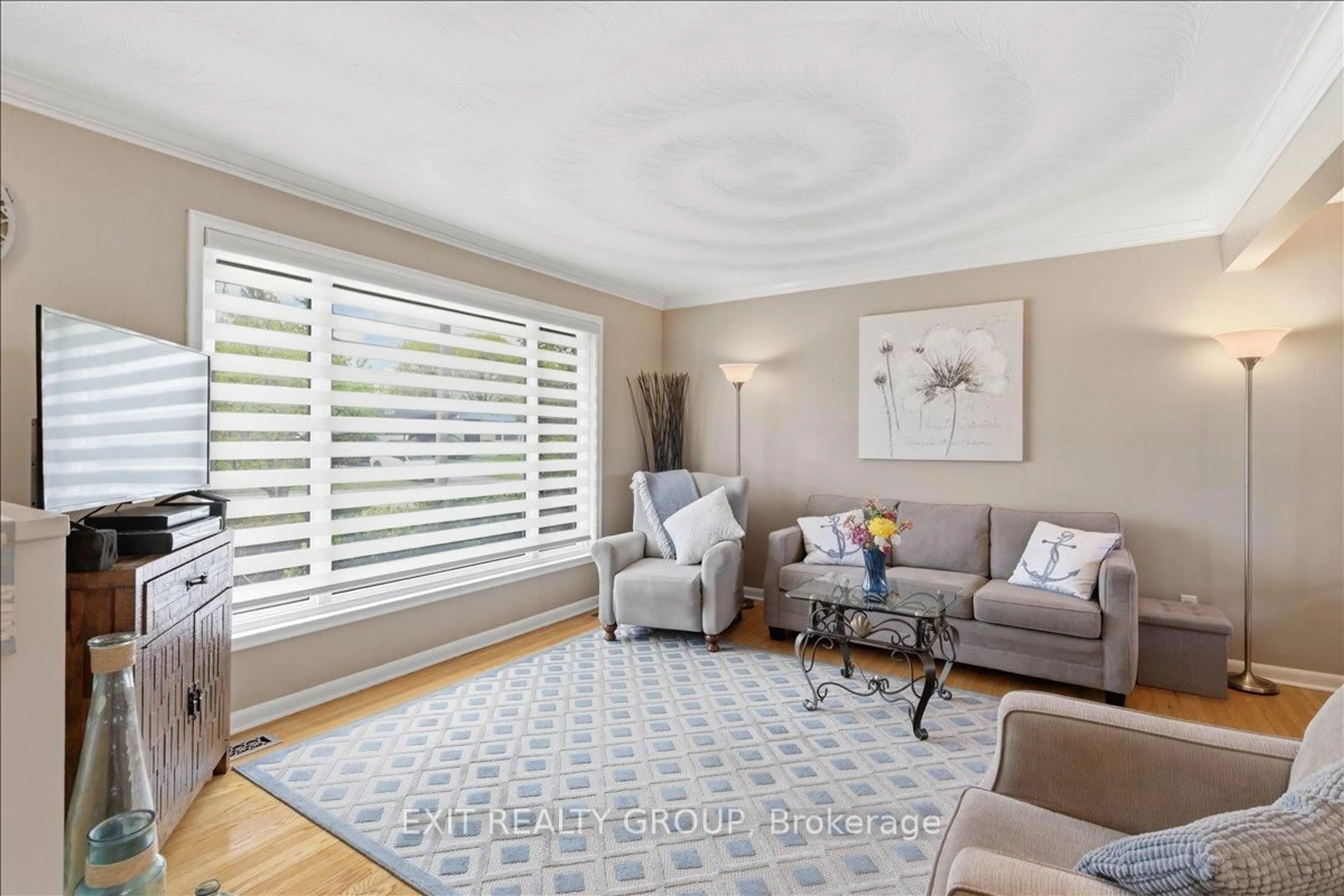 Living room with furniture, unknown for 10 Gearin St, Quinte West Ontario K8V 3Y1