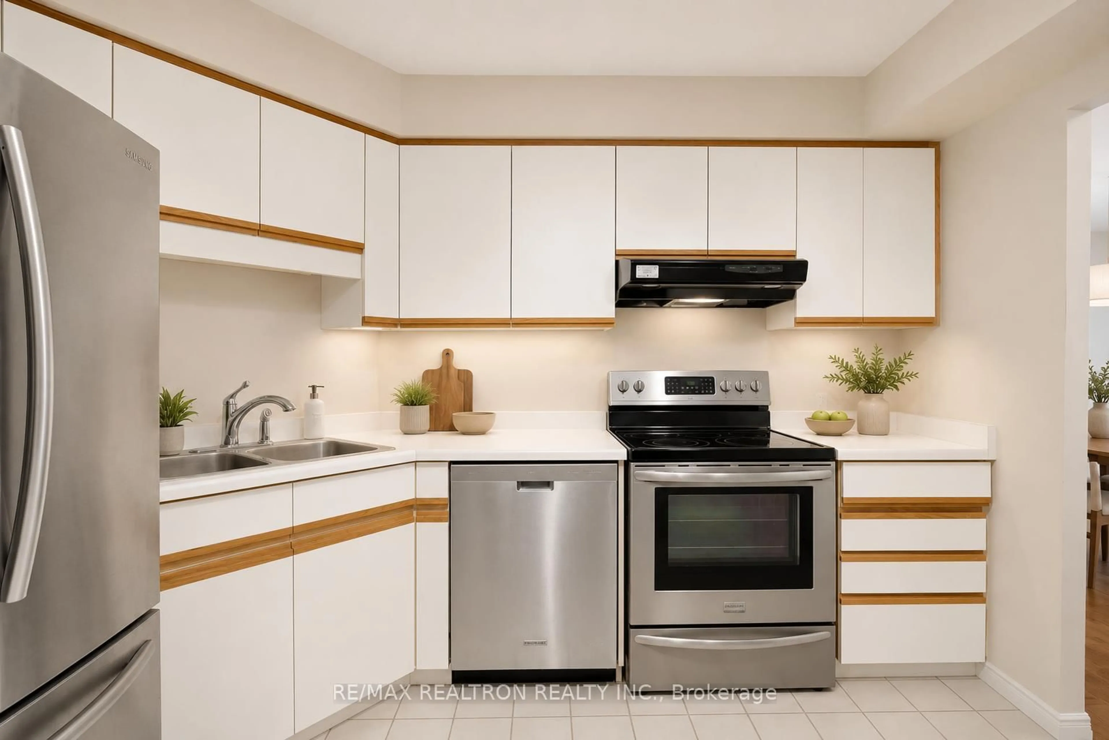 Standard kitchen, unknown for 695 Richmond St #1006, London East Ontario N6A 5M8