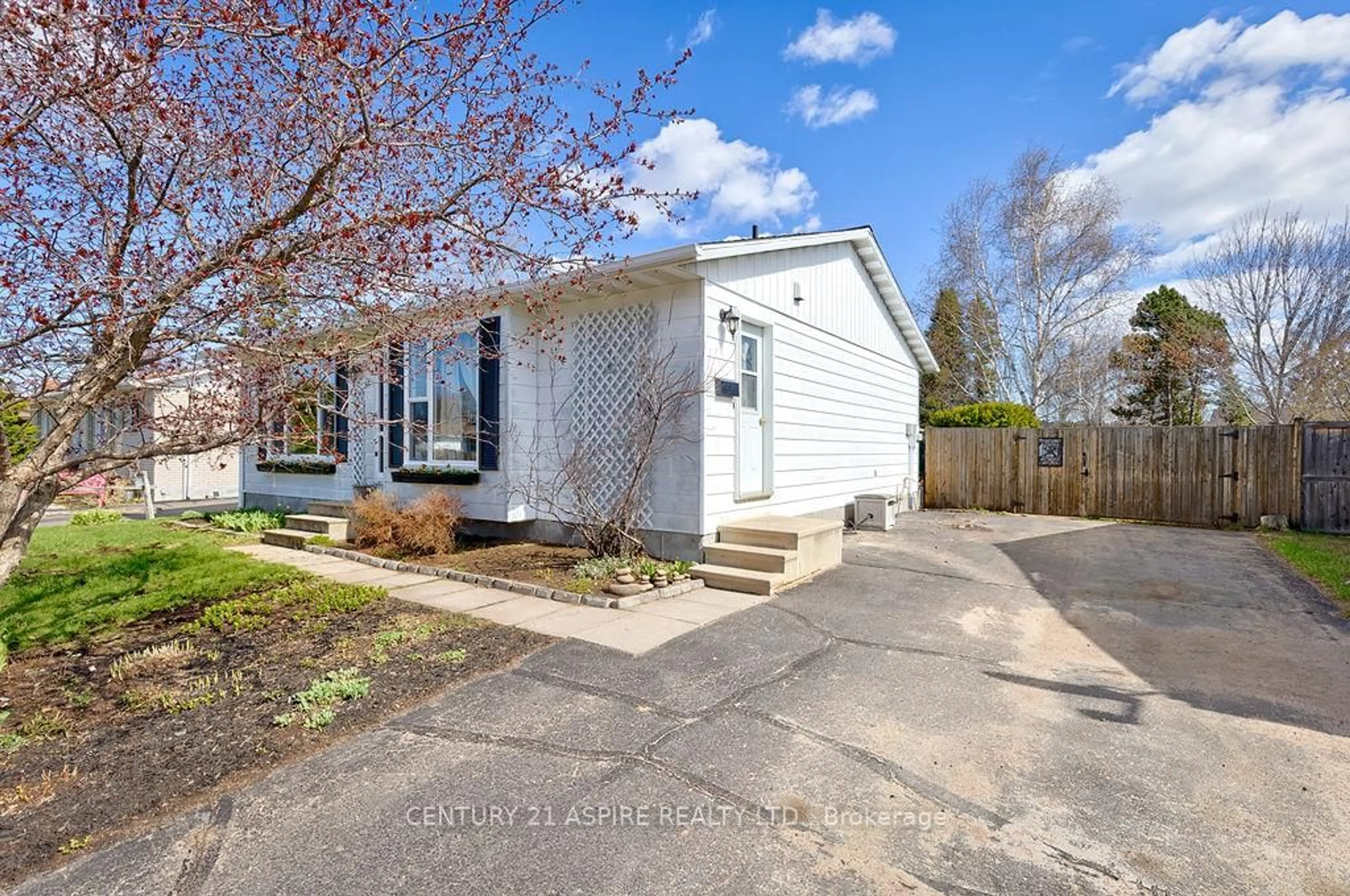 A pic from outside/outdoor area/front of a property/back of a property/a pic from drone, street for 62 Herman St, Petawawa Ontario K8H 1W2