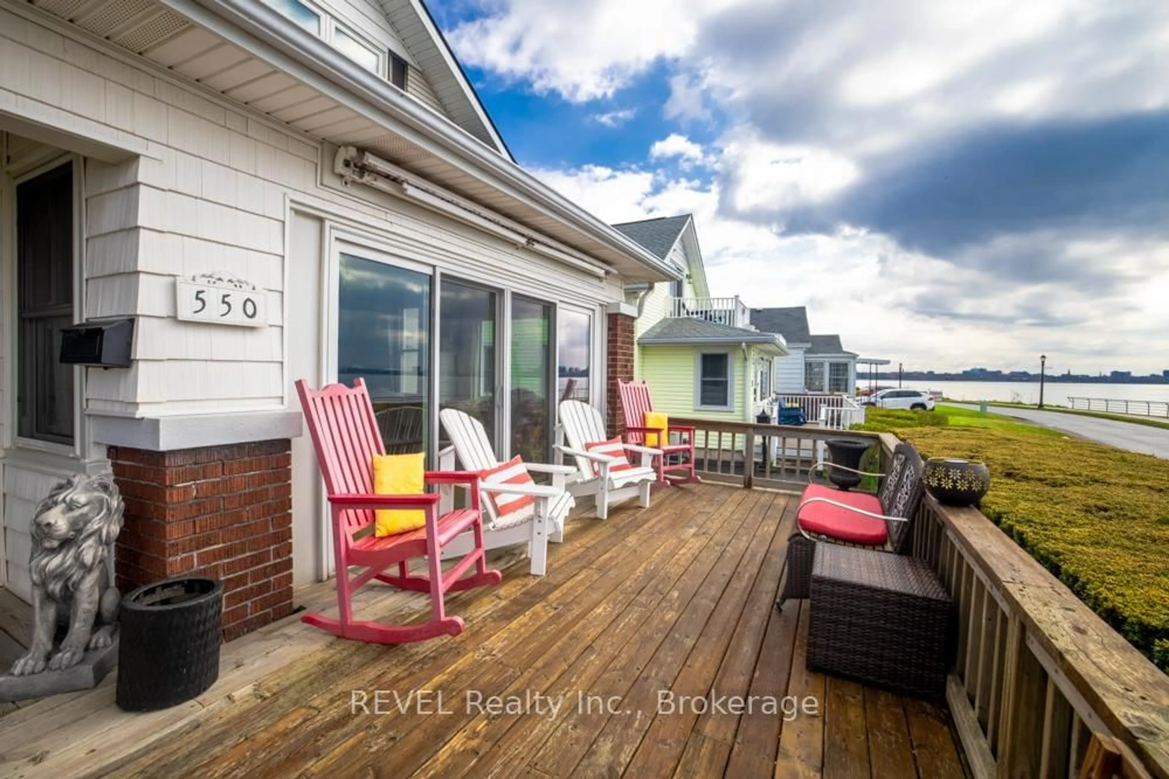Patio, water/lake/river/ocean view for 550 Lakeshore Rd, Fort Erie Ontario L2A 1B5