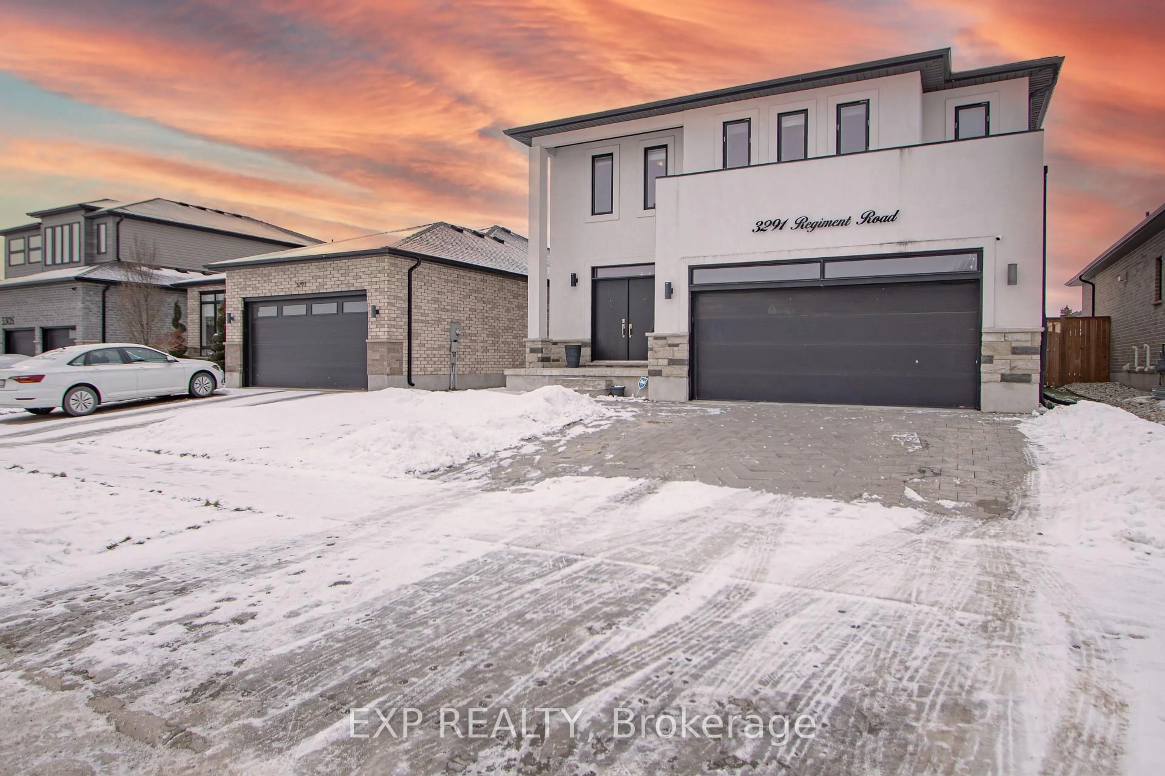 A pic from outside/outdoor area/front of a property/back of a property/a pic from drone, street for 3291 REGIMENT Rd, London South Ontario N6P 0G5