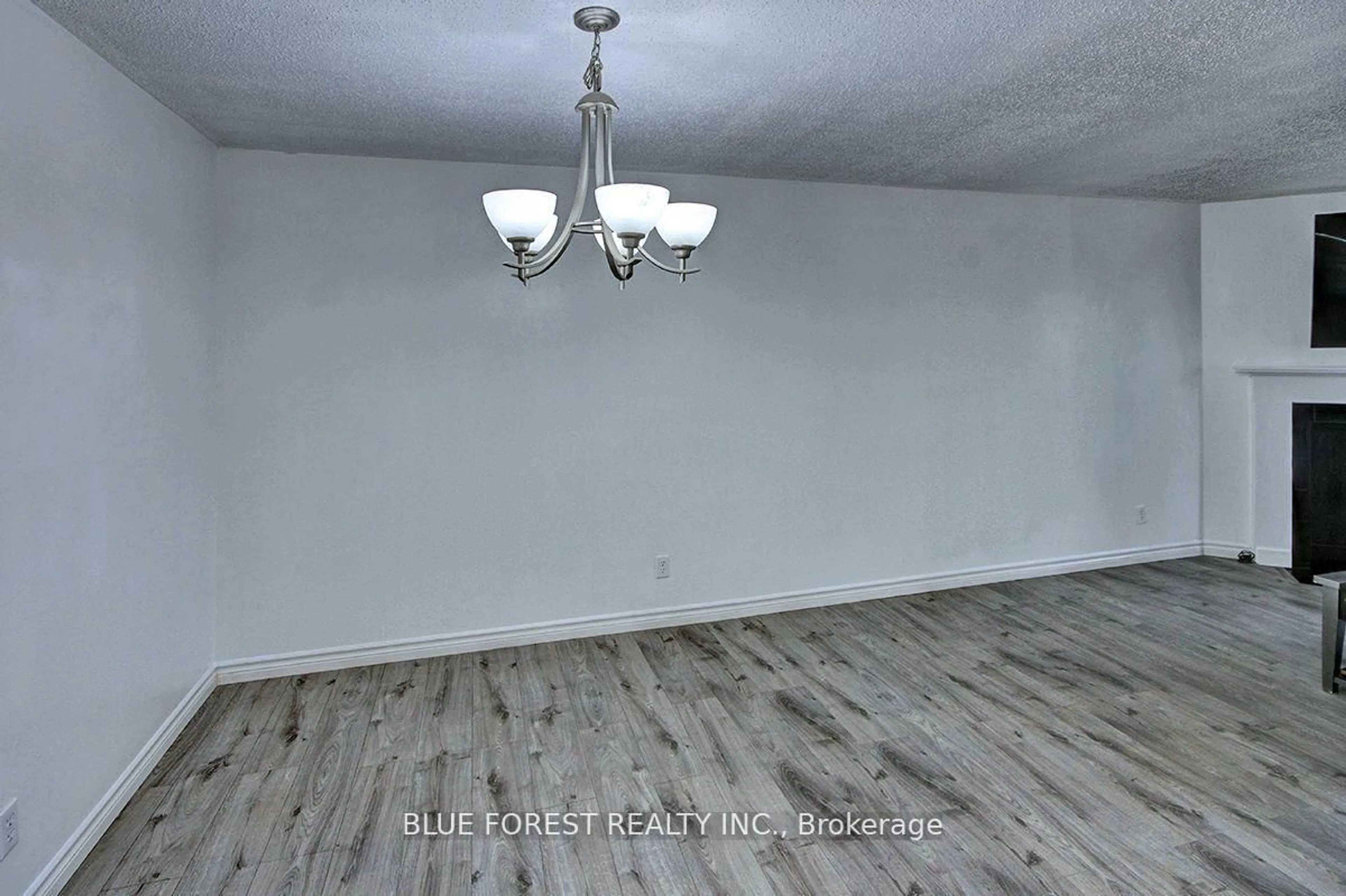 A pic of a room for 739 Deveron Cres #209, London South Ontario N5Z 4Y1