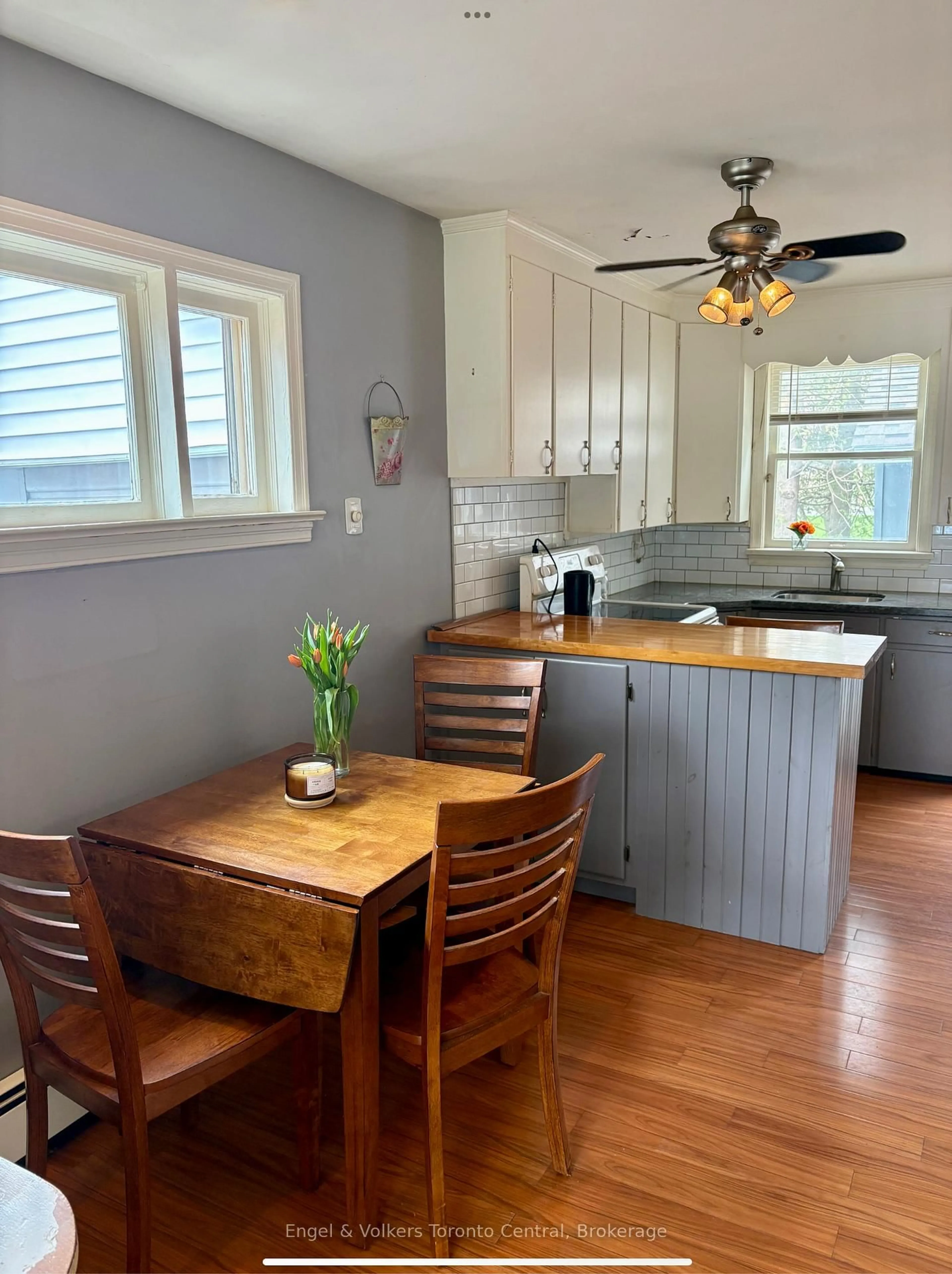 Open concept kitchen, wood/laminate floor for 48 Berry St, Meaford Ontario N4L 1G2