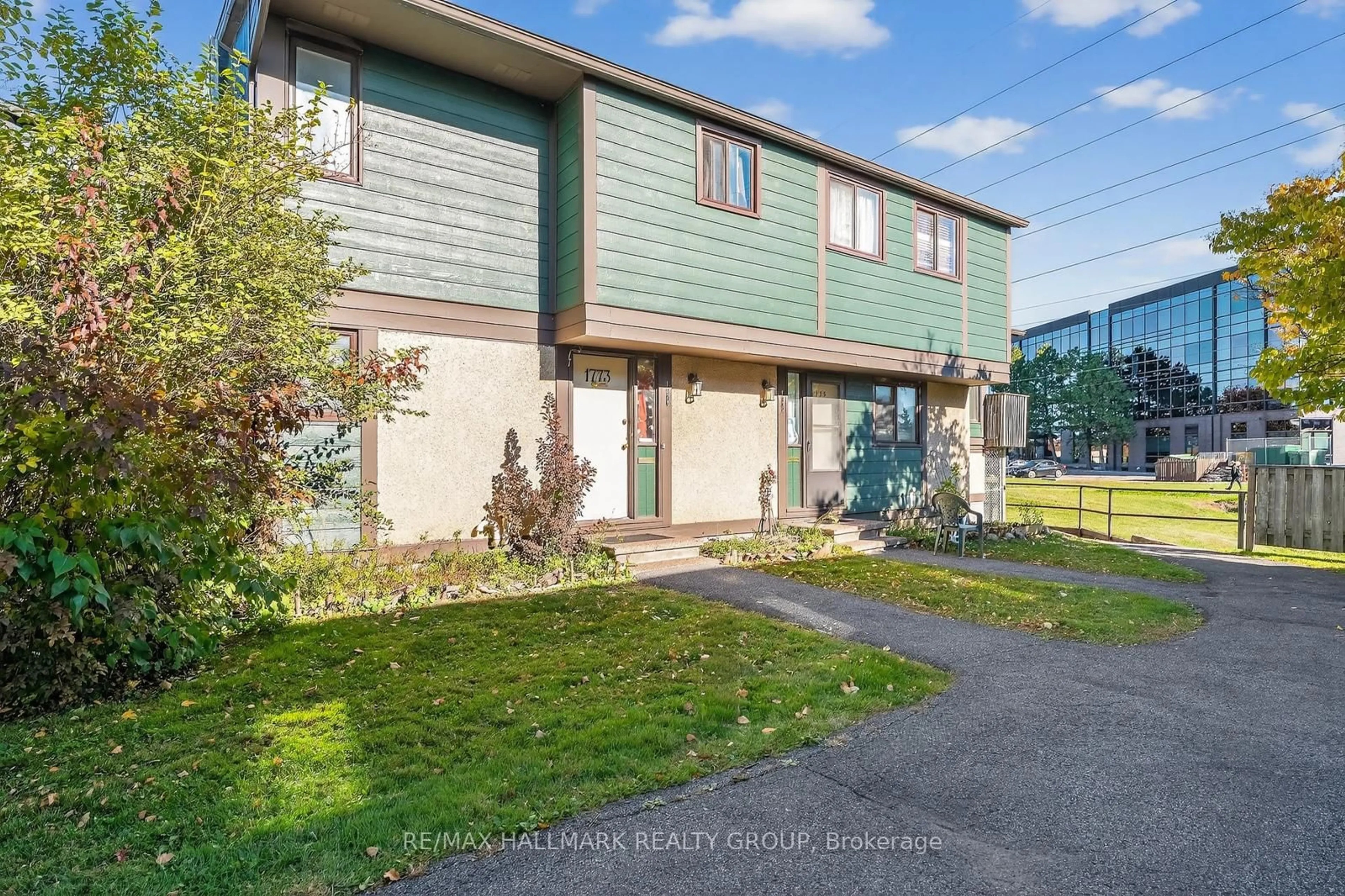 A pic from outside/outdoor area/front of a property/back of a property/a pic from drone, street for 1773 Meadowbrook Rd #90, Ottawa Ontario K1B 4W6