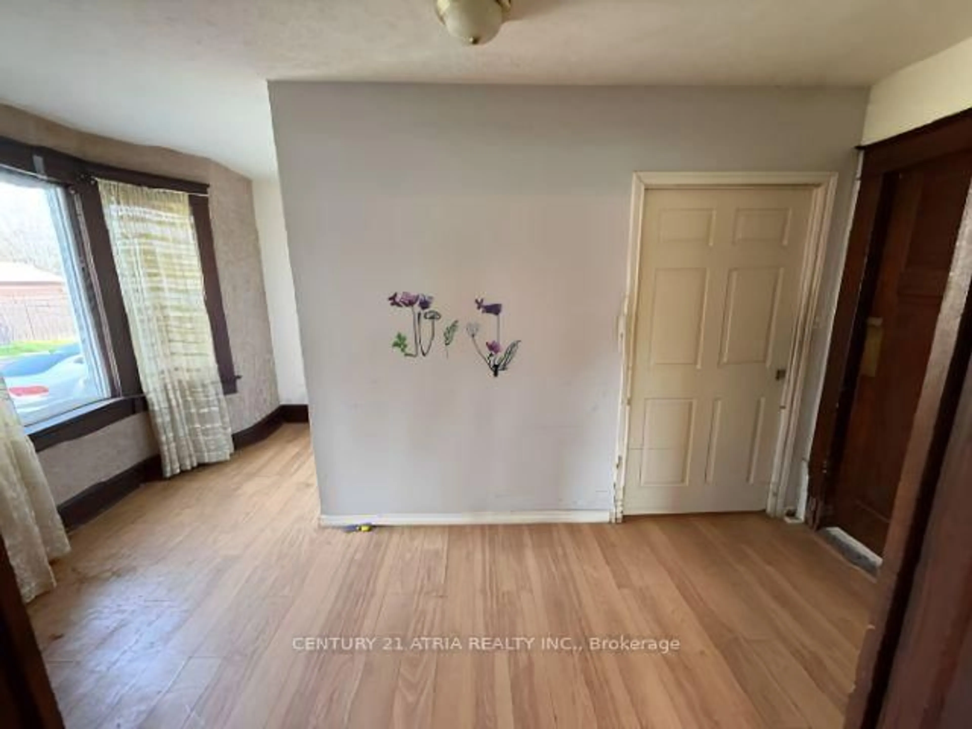 A pic of a room for 377 Guelph St, Kitchener Ontario N2H 5X4