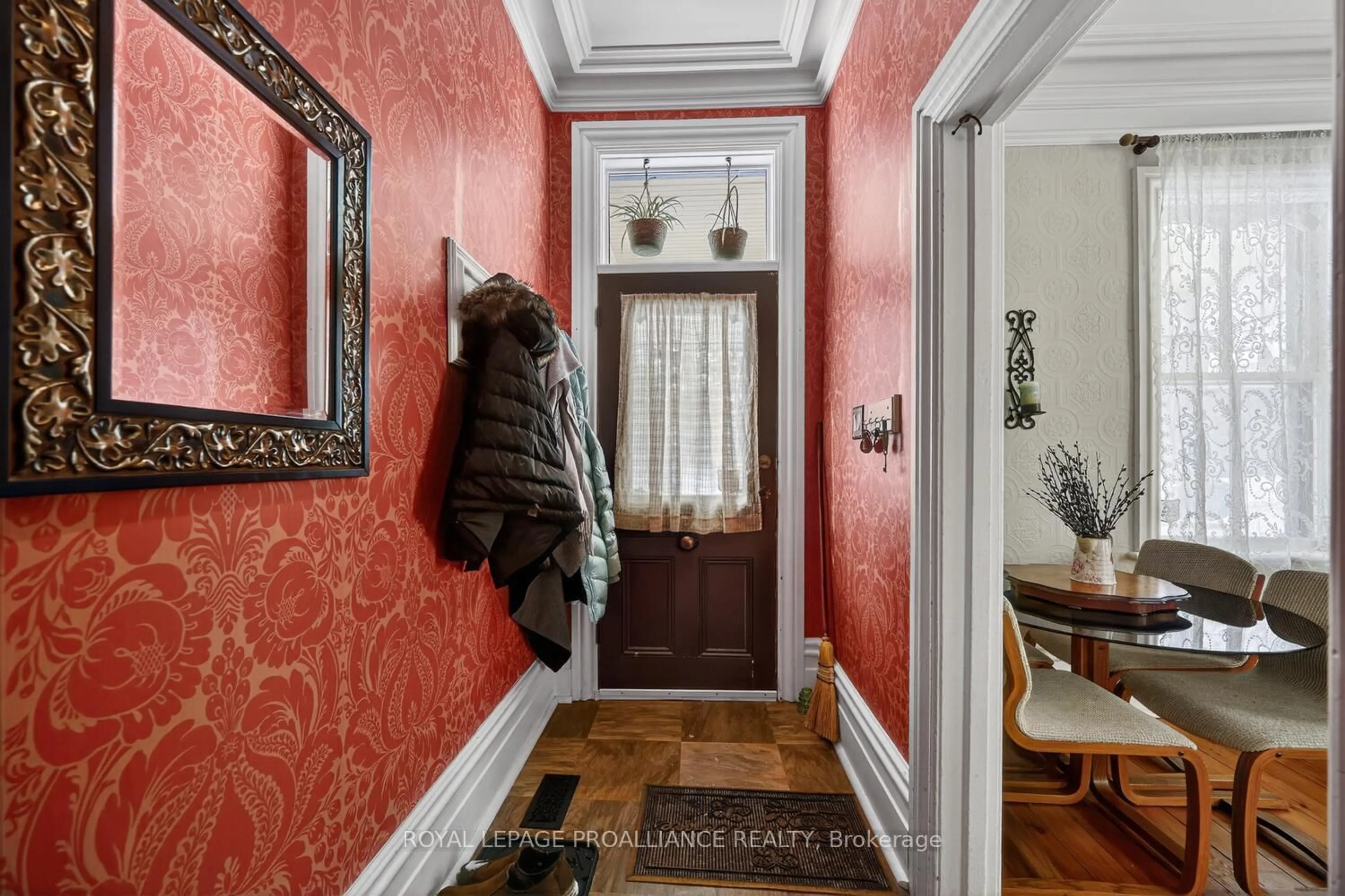 Indoor entryway for 37 Orchard St, Brockville Ontario K6V 2J6