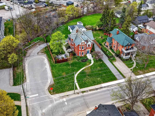 4 Pine St, Belleville