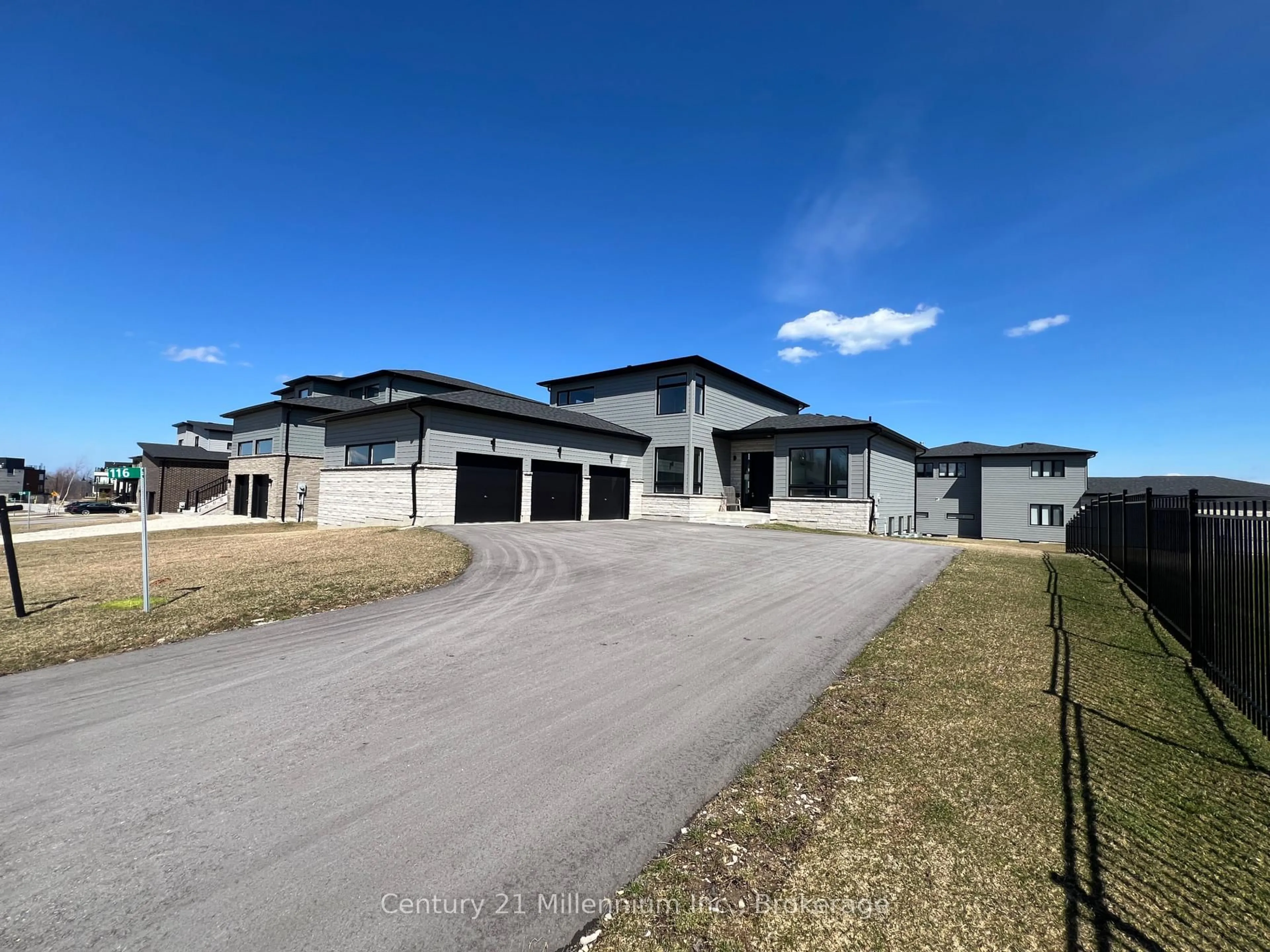 A pic from outside/outdoor area/front of a property/back of a property/a pic from drone, unknown for 116 SLADDEN Crt, Blue Mountains Ontario N0H 2P0