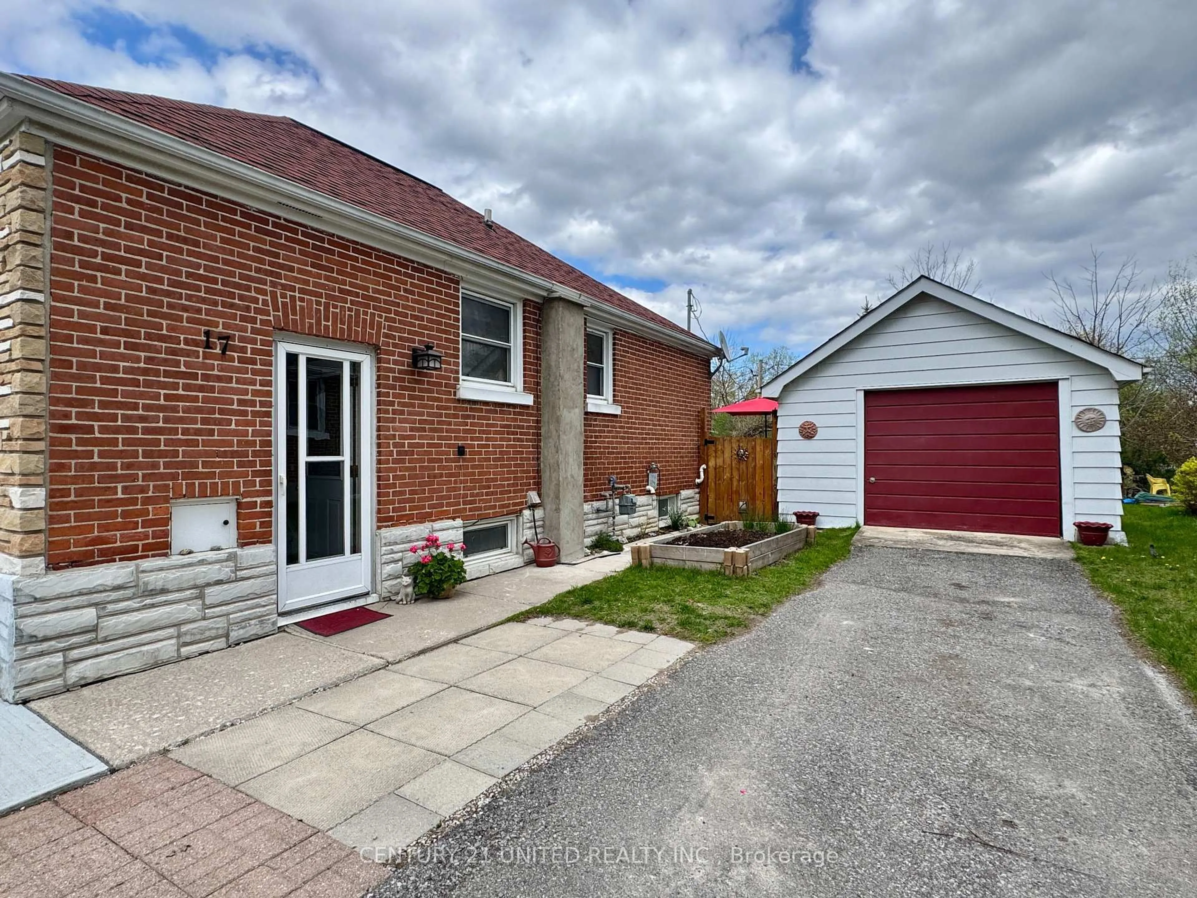 A pic from outside/outdoor area/front of a property/back of a property/a pic from drone, street for 17 Margaret St, Trent Hills Ontario K0L 1L0