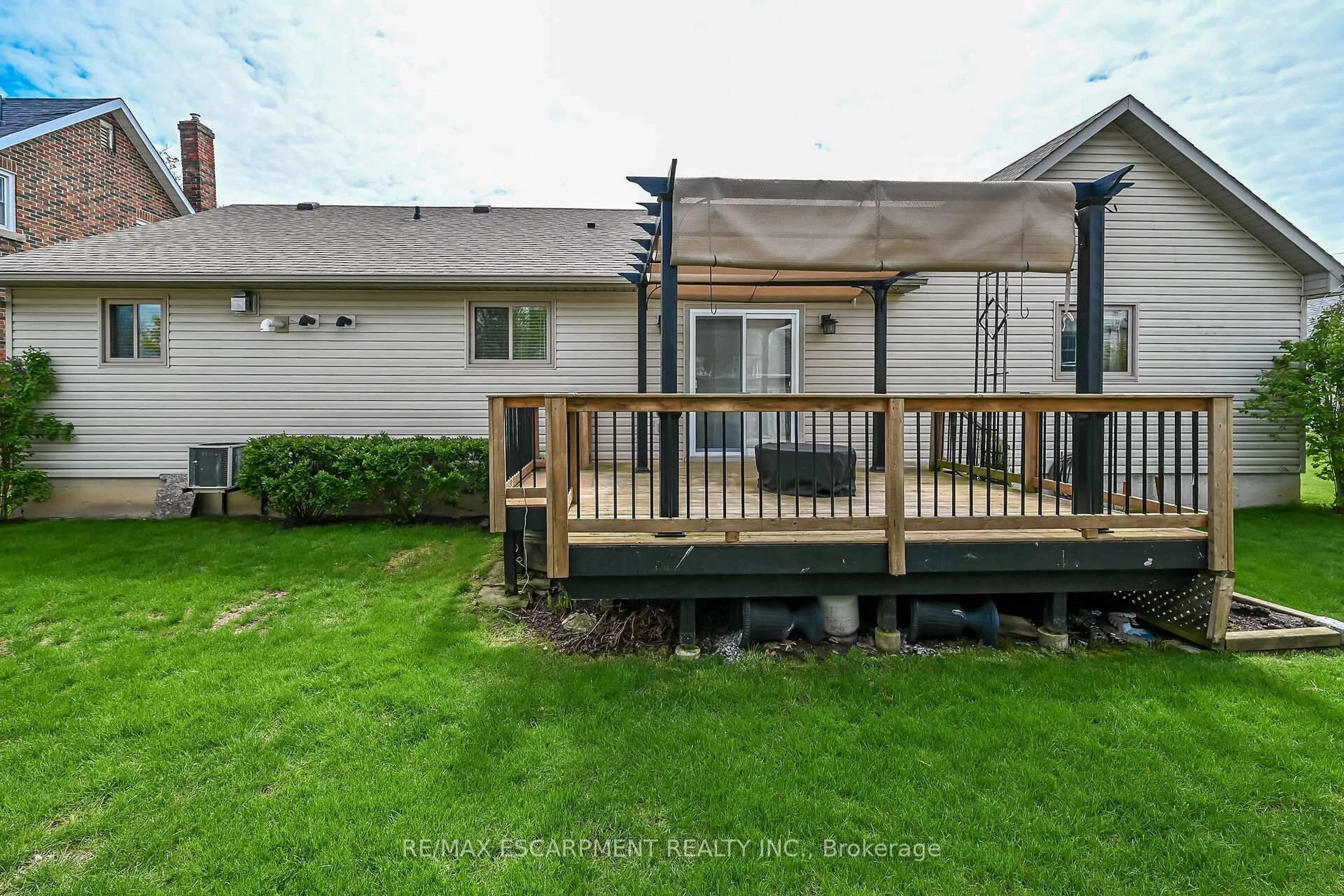 Patio, unknown for 408 Church St, Haldimand Ontario N1A 2N8