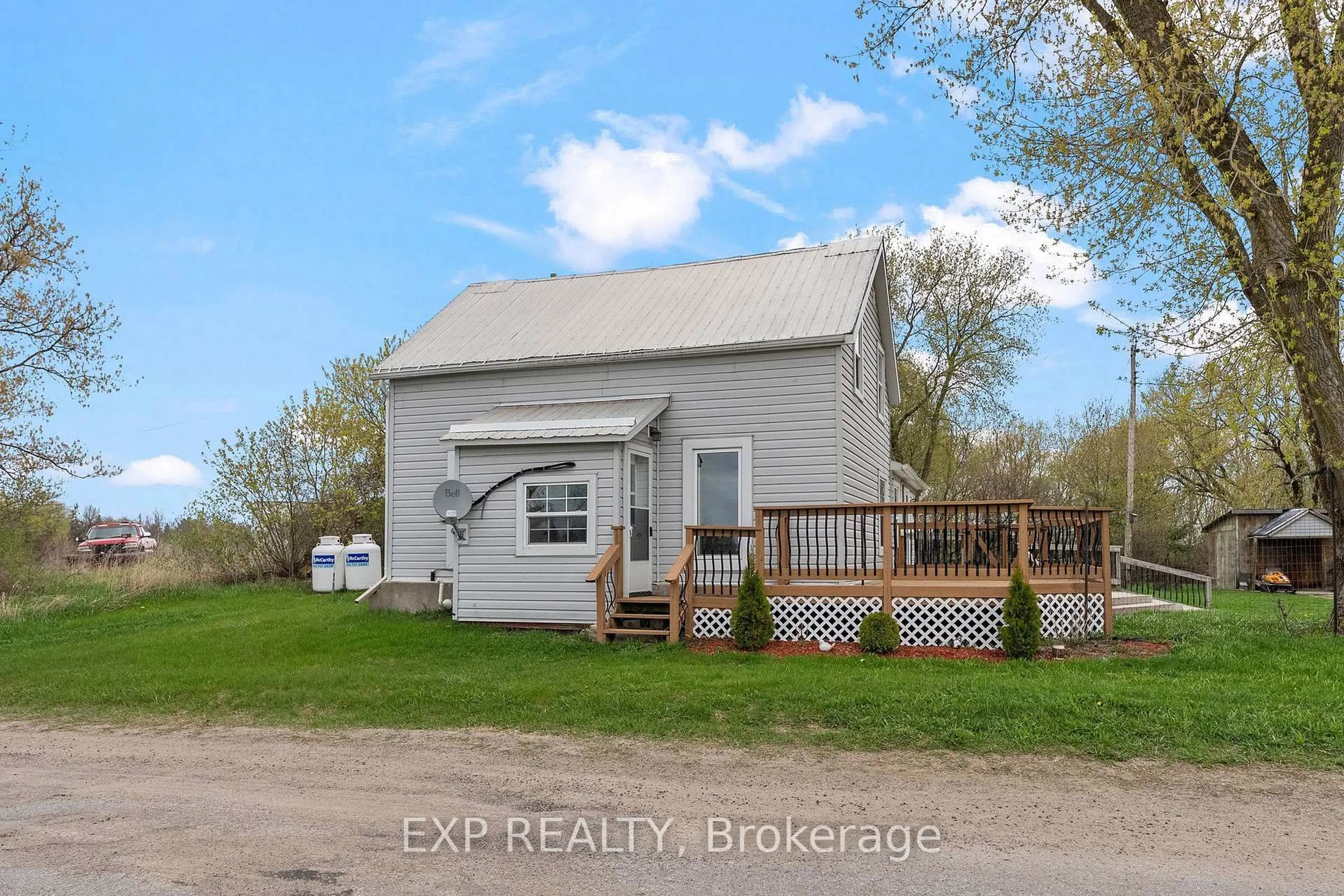 A pic from outside/outdoor area/front of a property/back of a property/a pic from drone, building for 1290 Foy Rd, Renfrew Ontario K7V 3Z5