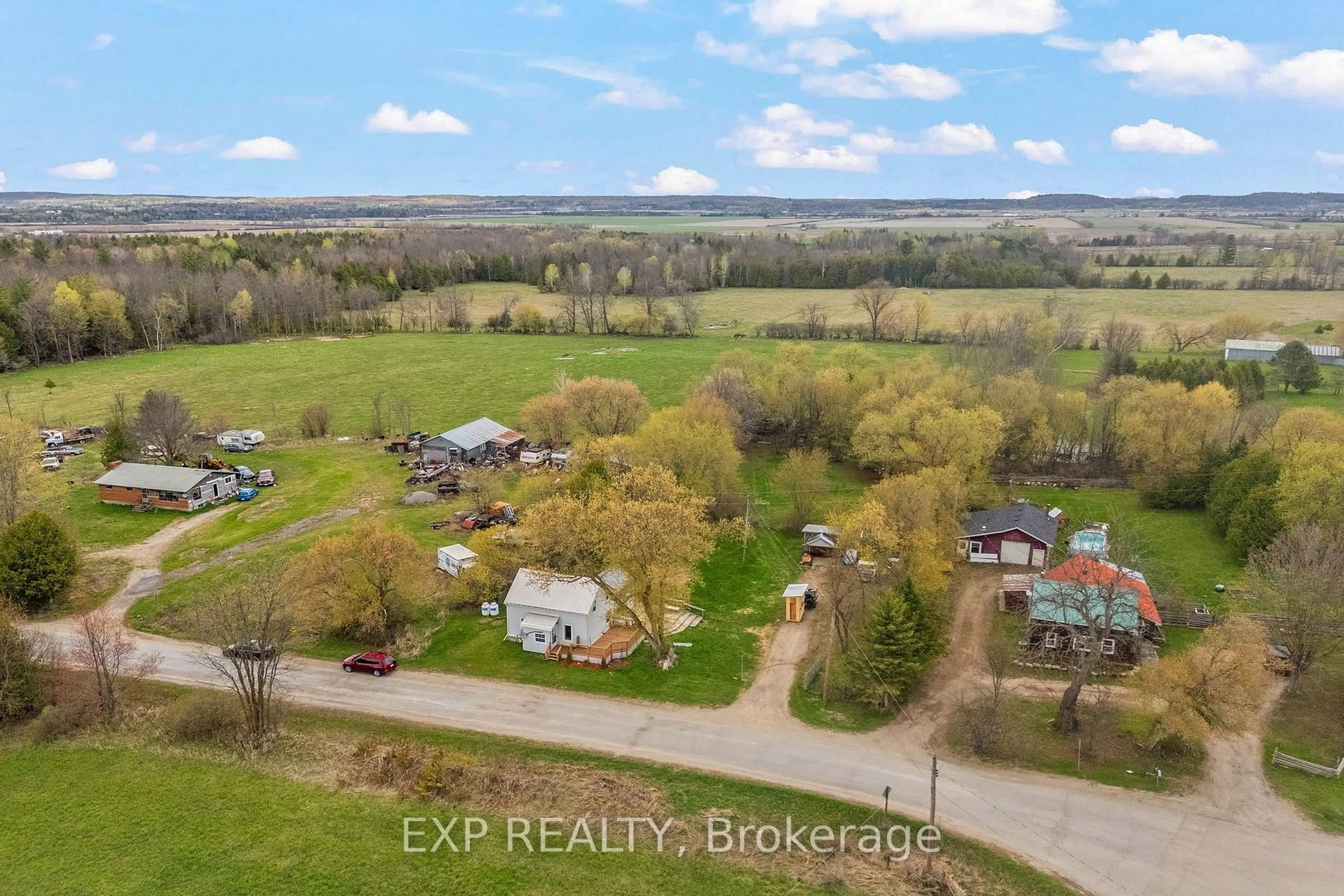 A pic from outside/outdoor area/front of a property/back of a property/a pic from drone, unknown for 1290 Foy Rd, Renfrew Ontario K7V 3Z5