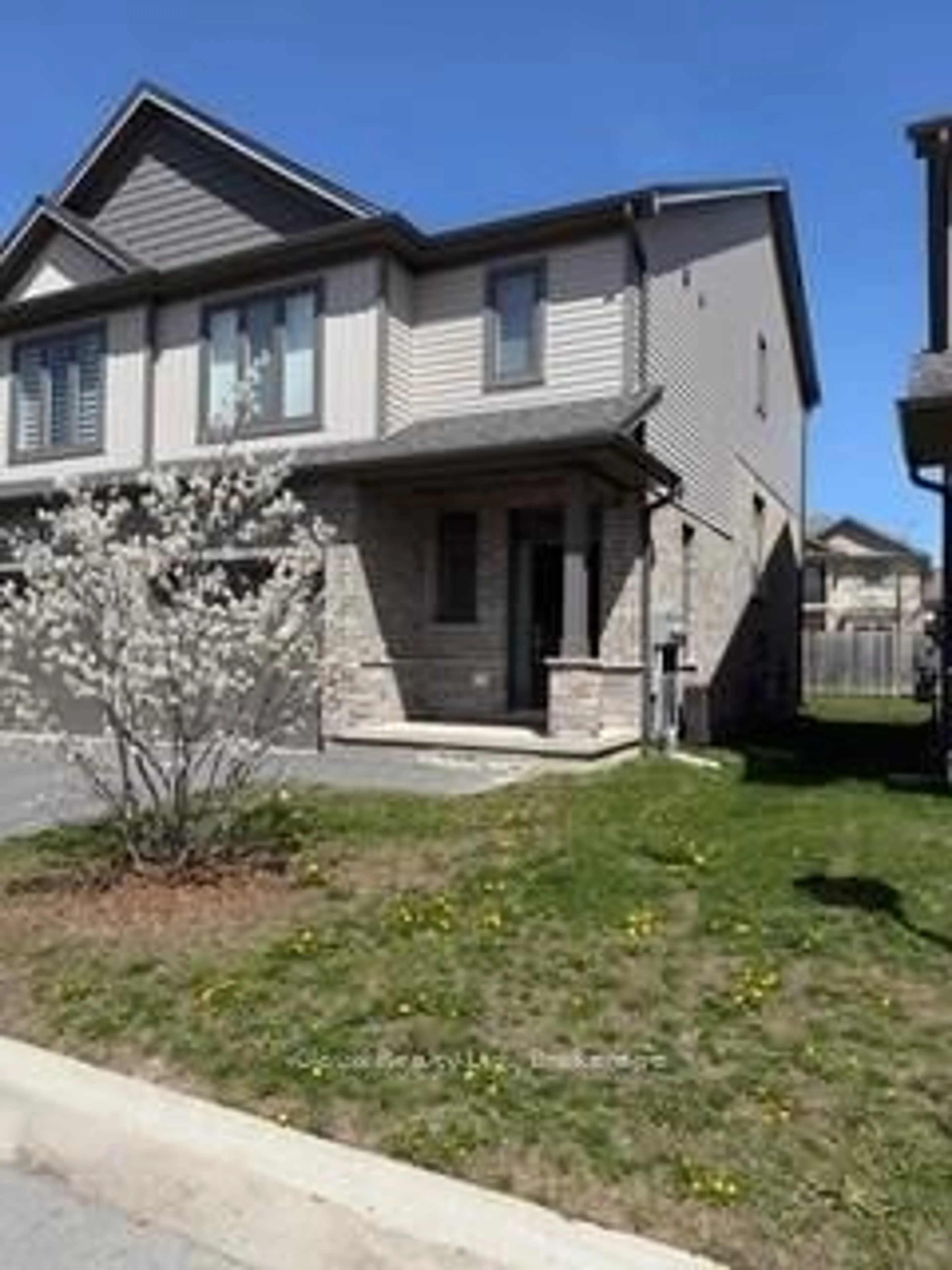Unknown for 745 Chelton Rd #40, London South Ontario N6M 0J1
