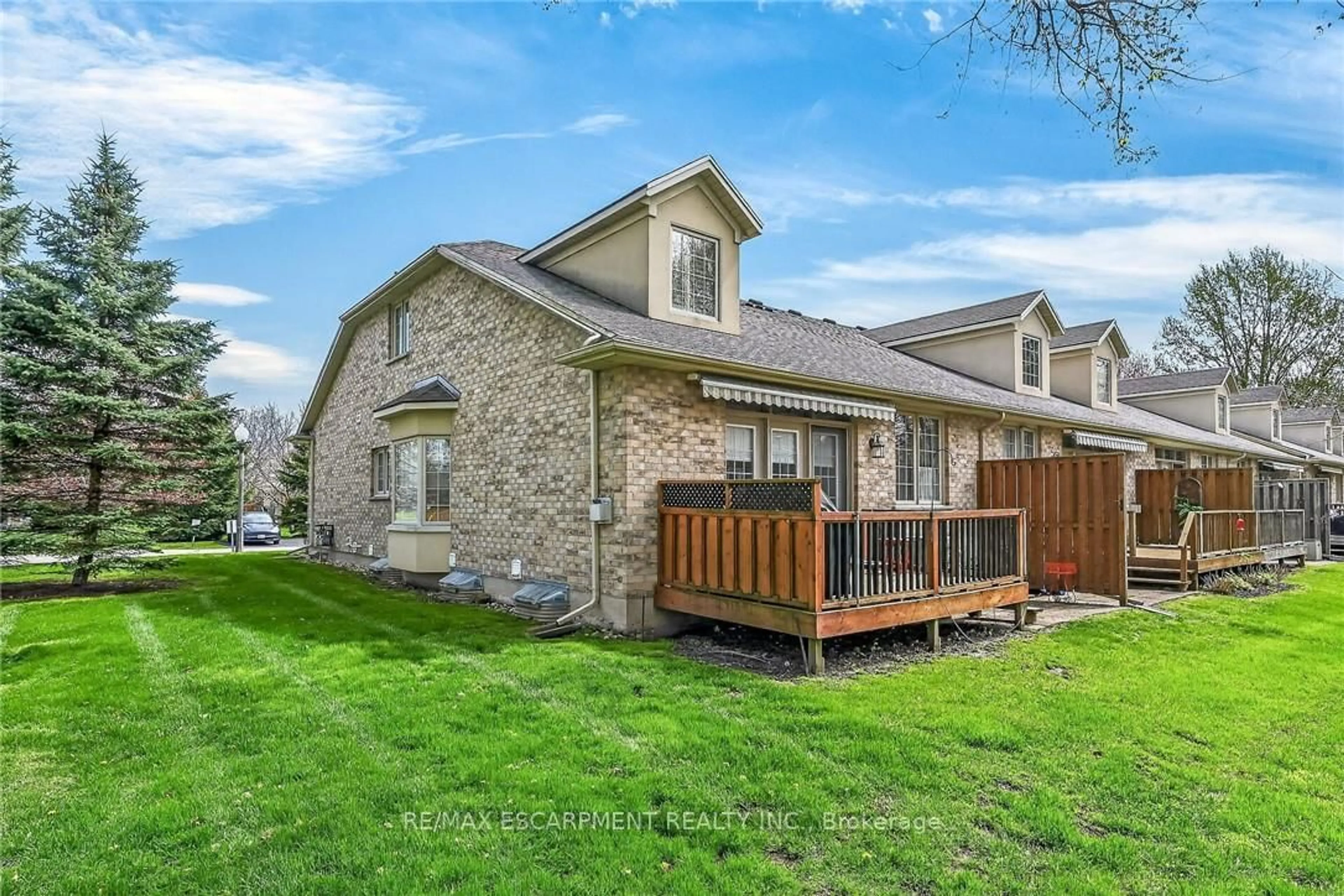 Home with brick exterior material, street for 1041 Pine St #22, Haldimand Ontario N1A 2N1