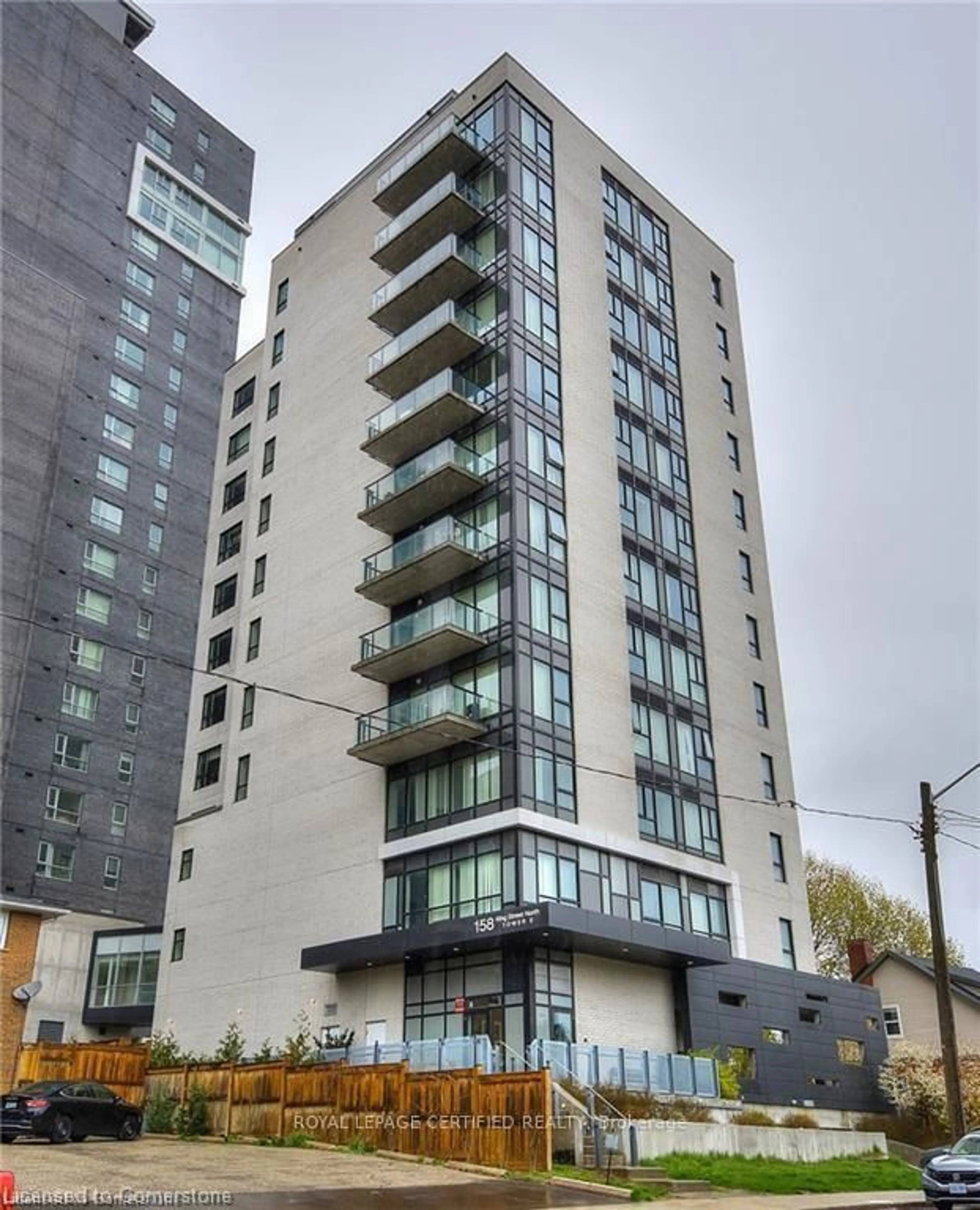A pic from outside/outdoor area/front of a property/back of a property/a pic from drone, building for 160 KING St #901, Waterloo Ontario N2J 2Y2