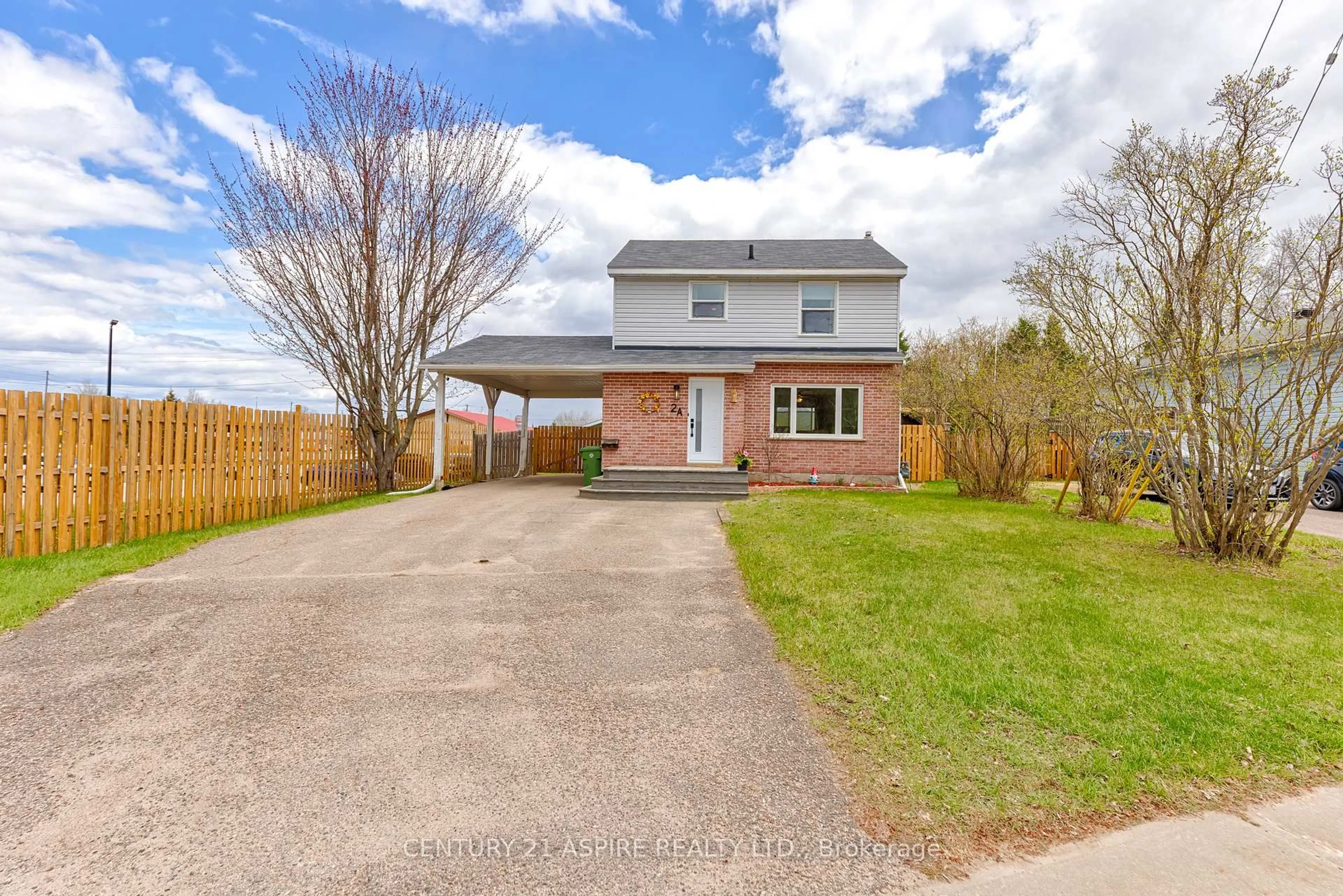 A pic from outside/outdoor area/front of a property/back of a property/a pic from drone, street for 2A Selkirk St, Petawawa Ontario K8H 3C1