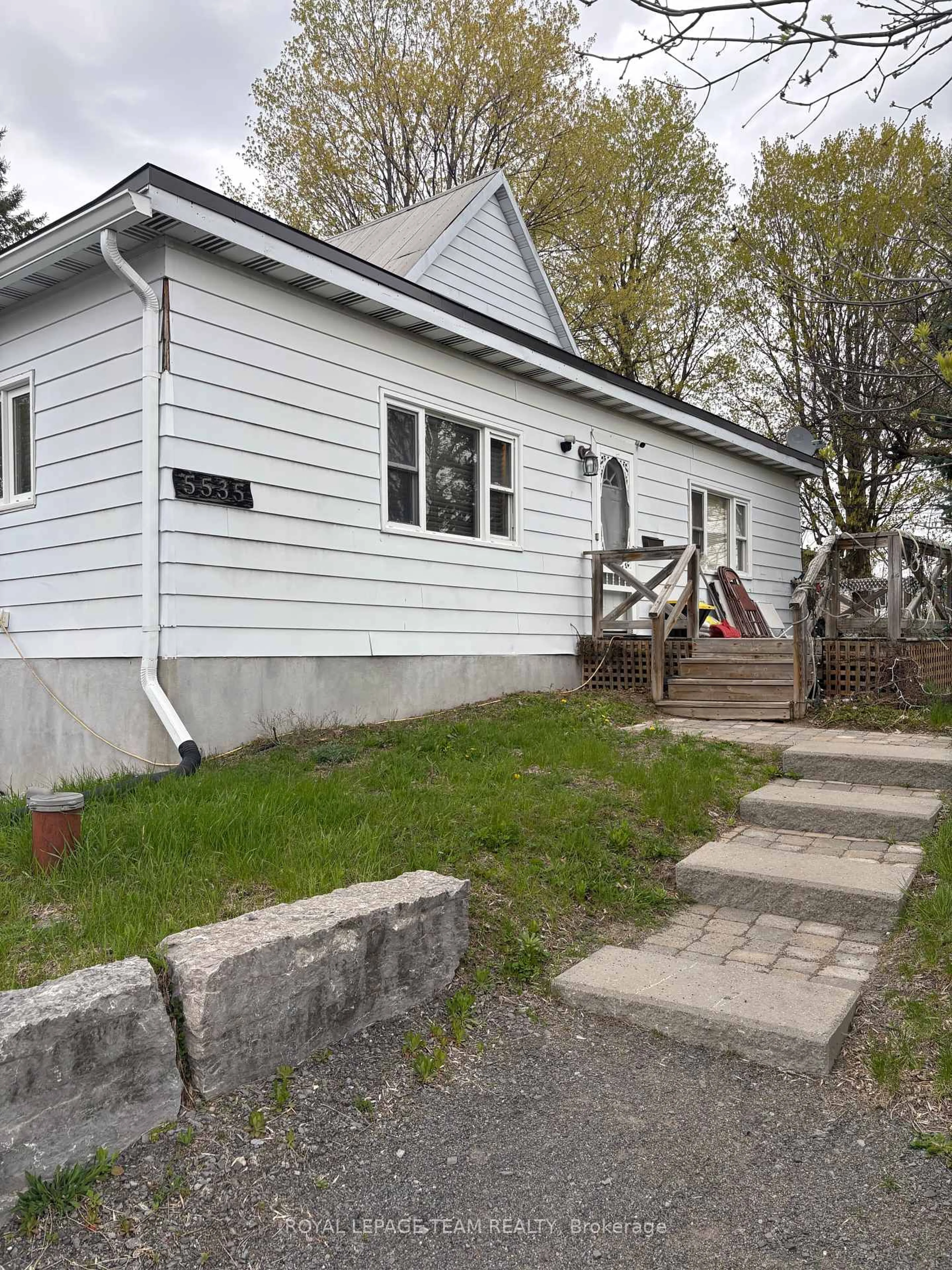 Unknown for 5535 Mitch Owens Rd, Ottawa Ontario K1X 1C2