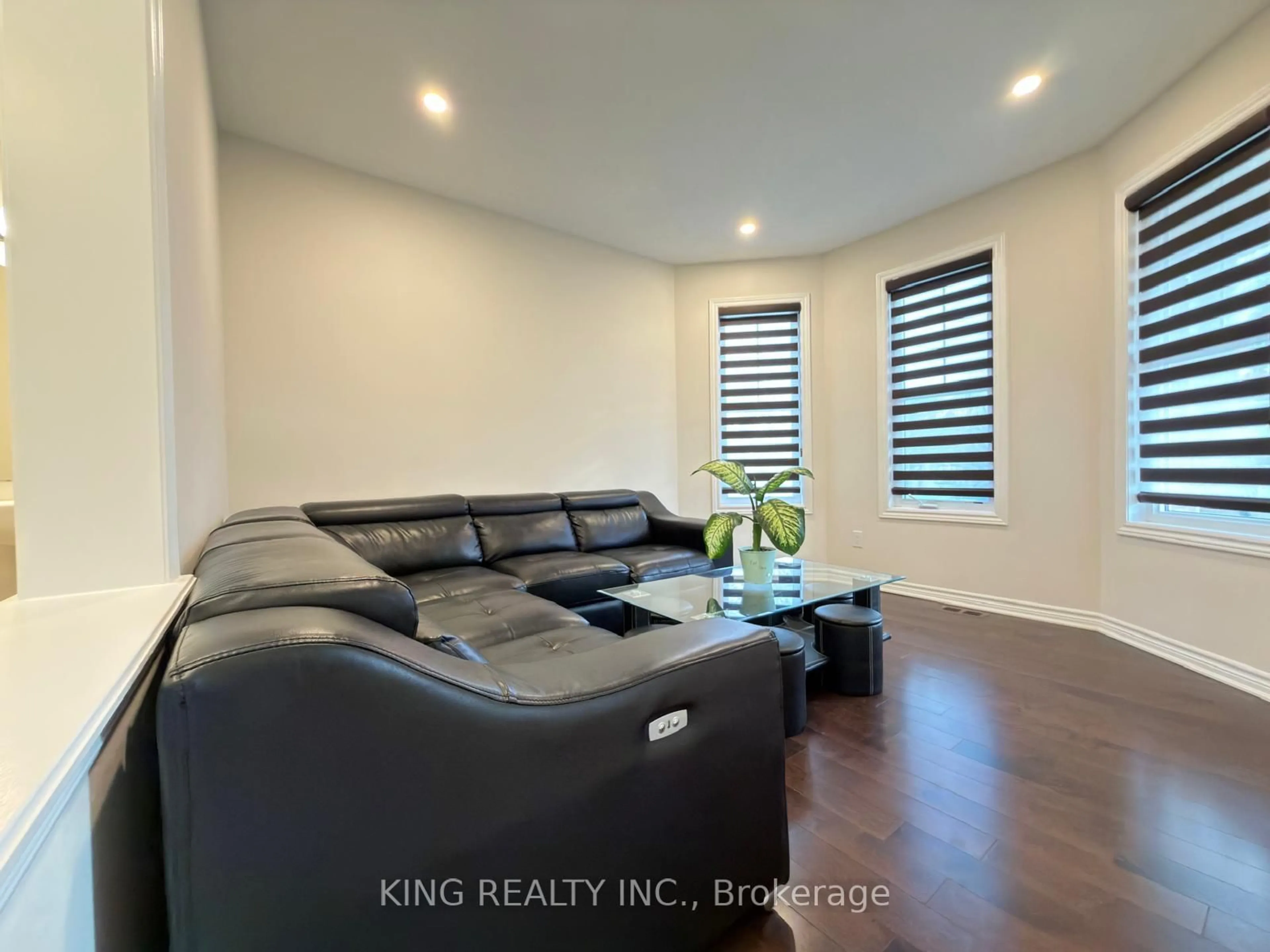 A pic of a room for 24 PALMETO Crt, Ottawa Ontario K2S 0X2
