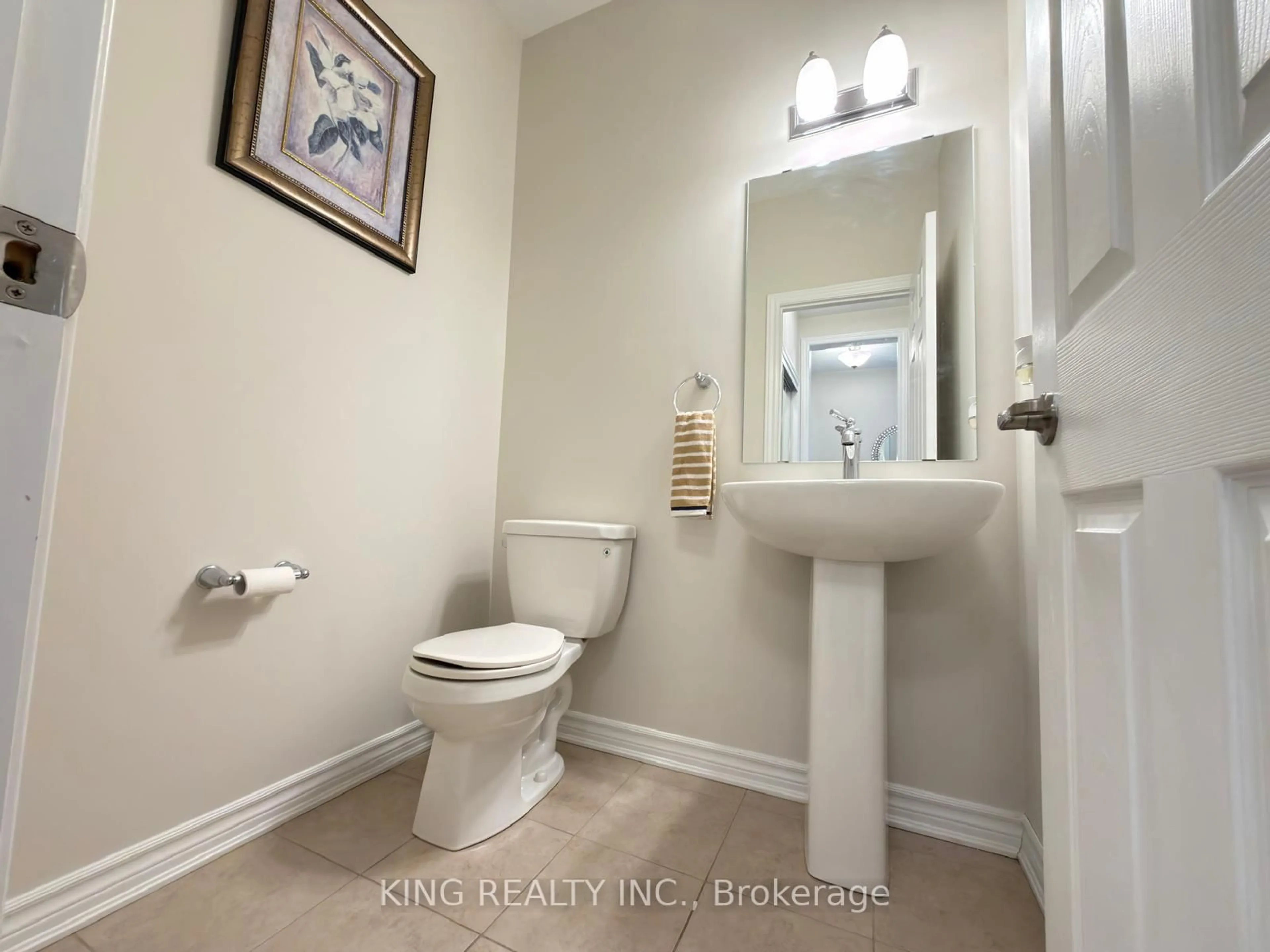 Standard bathroom, ceramic/tile floor for 24 PALMETO Crt, Ottawa Ontario K2S 0X2