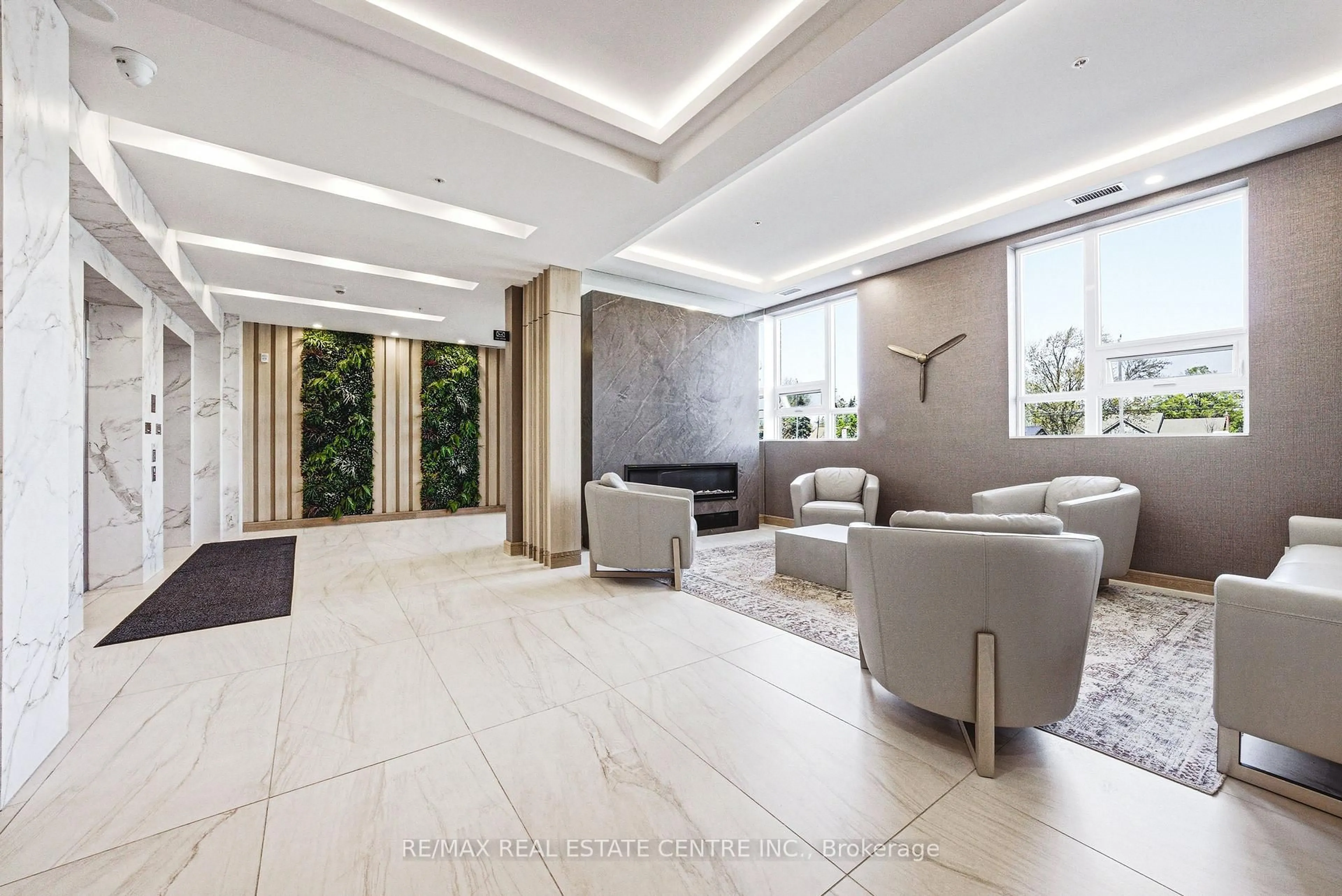 Lobby for 34 Norman St #111, Brantford Ontario N3R 2Y1