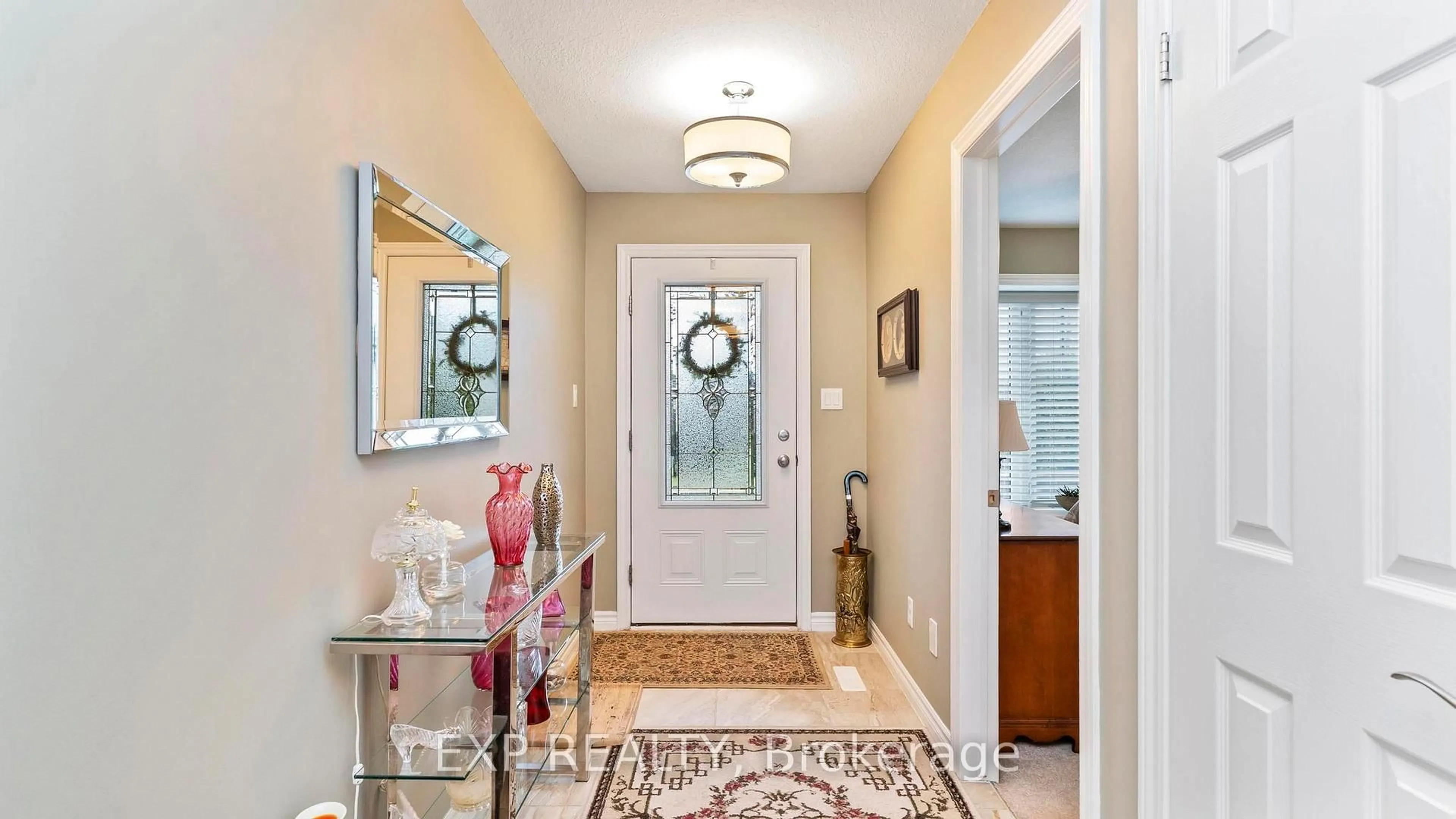 Indoor entryway for 2100 Denview Ave #14, London North Ontario N6G 0J5