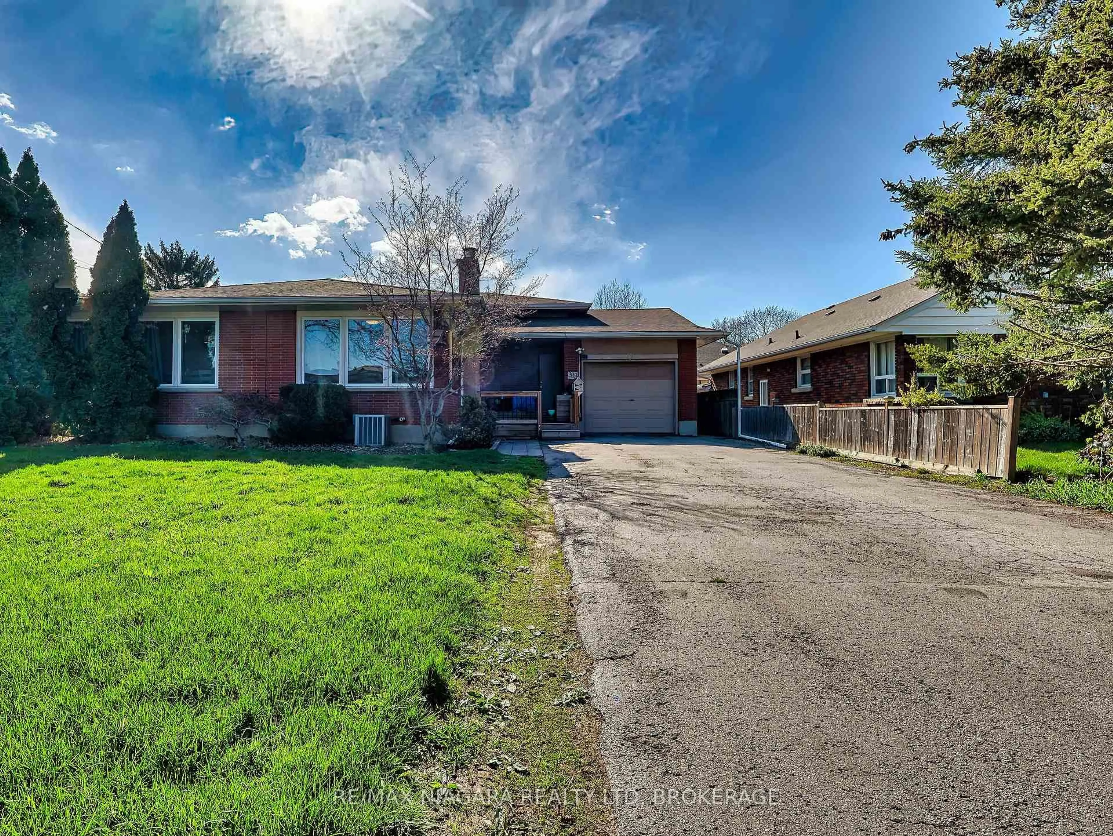 Home with brick exterior material, street for 333 Grantham Ave, St. Catharines Ontario L2M 5A8