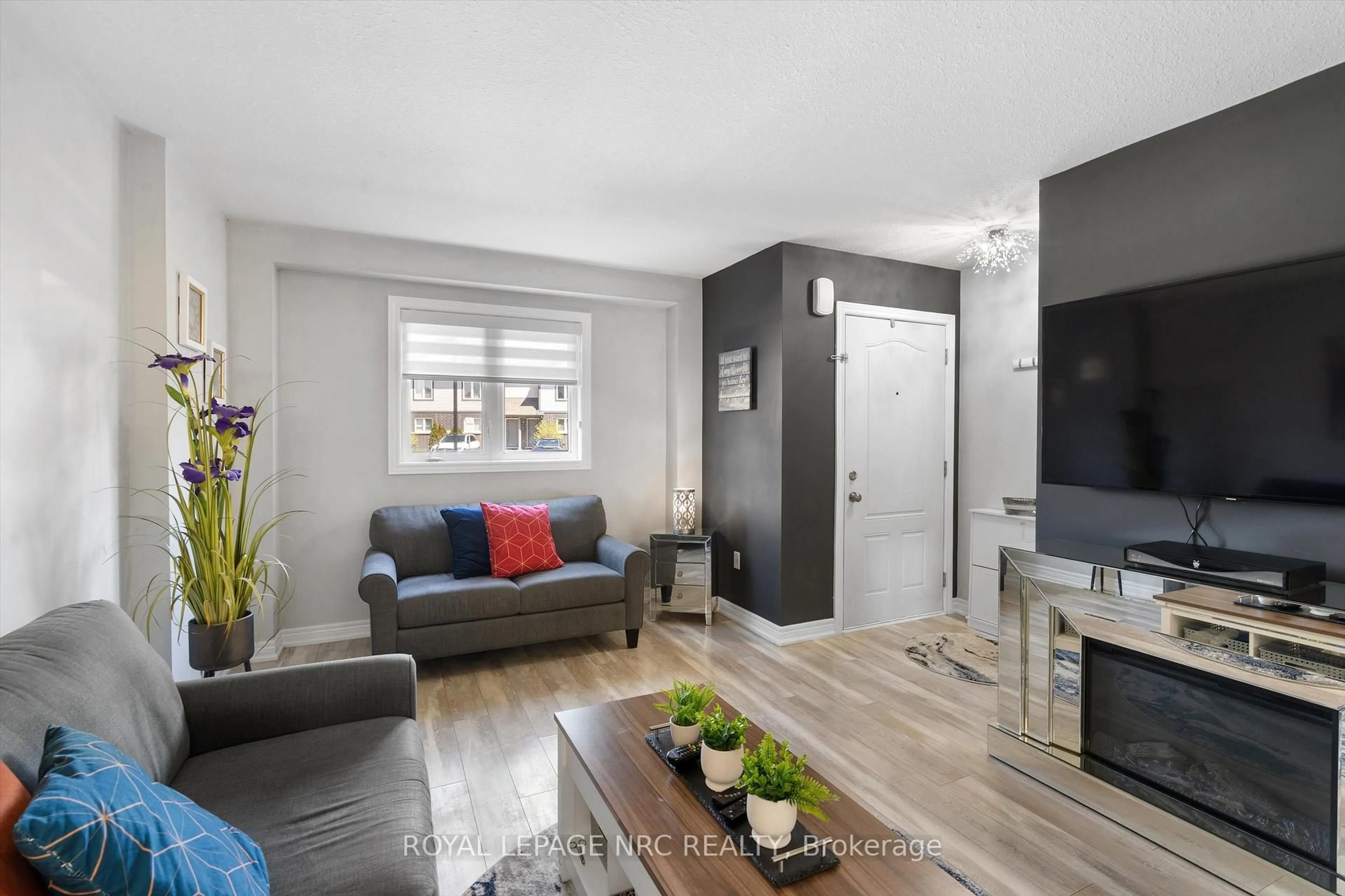 Living room with furniture, unknown for 7768 Ascot Circ #20, Niagara Falls Ontario L2H 3P9