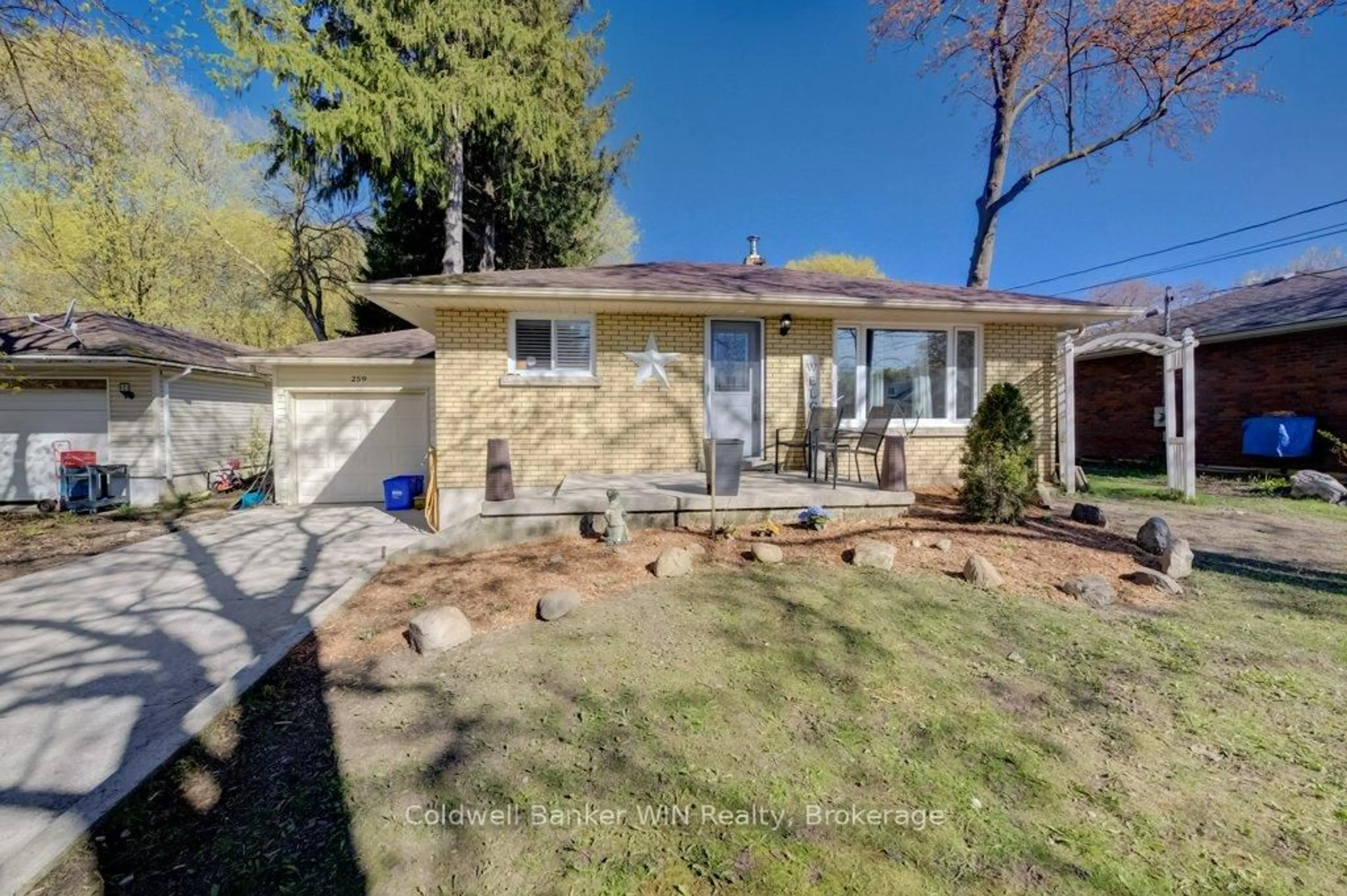 Unknown for 259 Birmingham St, Wellington North Ontario N0G 2L2