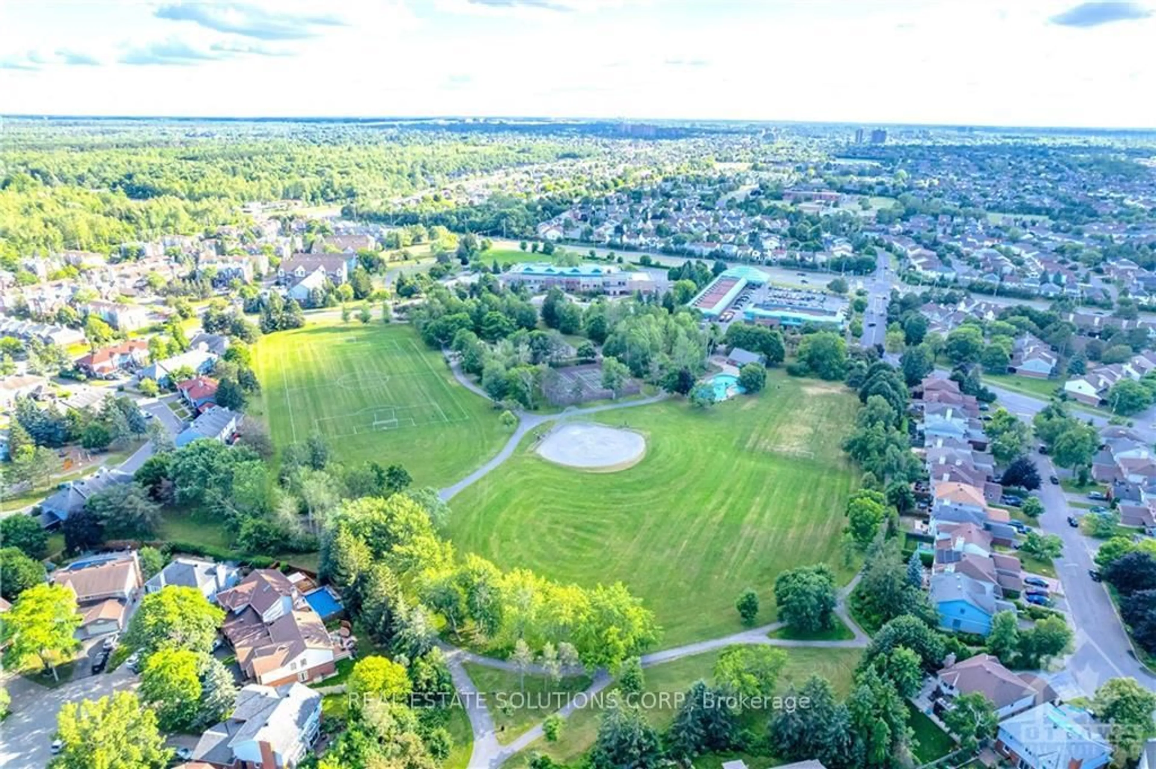 A pic from outside/outdoor area/front of a property/back of a property/a pic from drone, mountain view for 250 Winterfell Private #401, Ottawa Ontario K1G 4J1