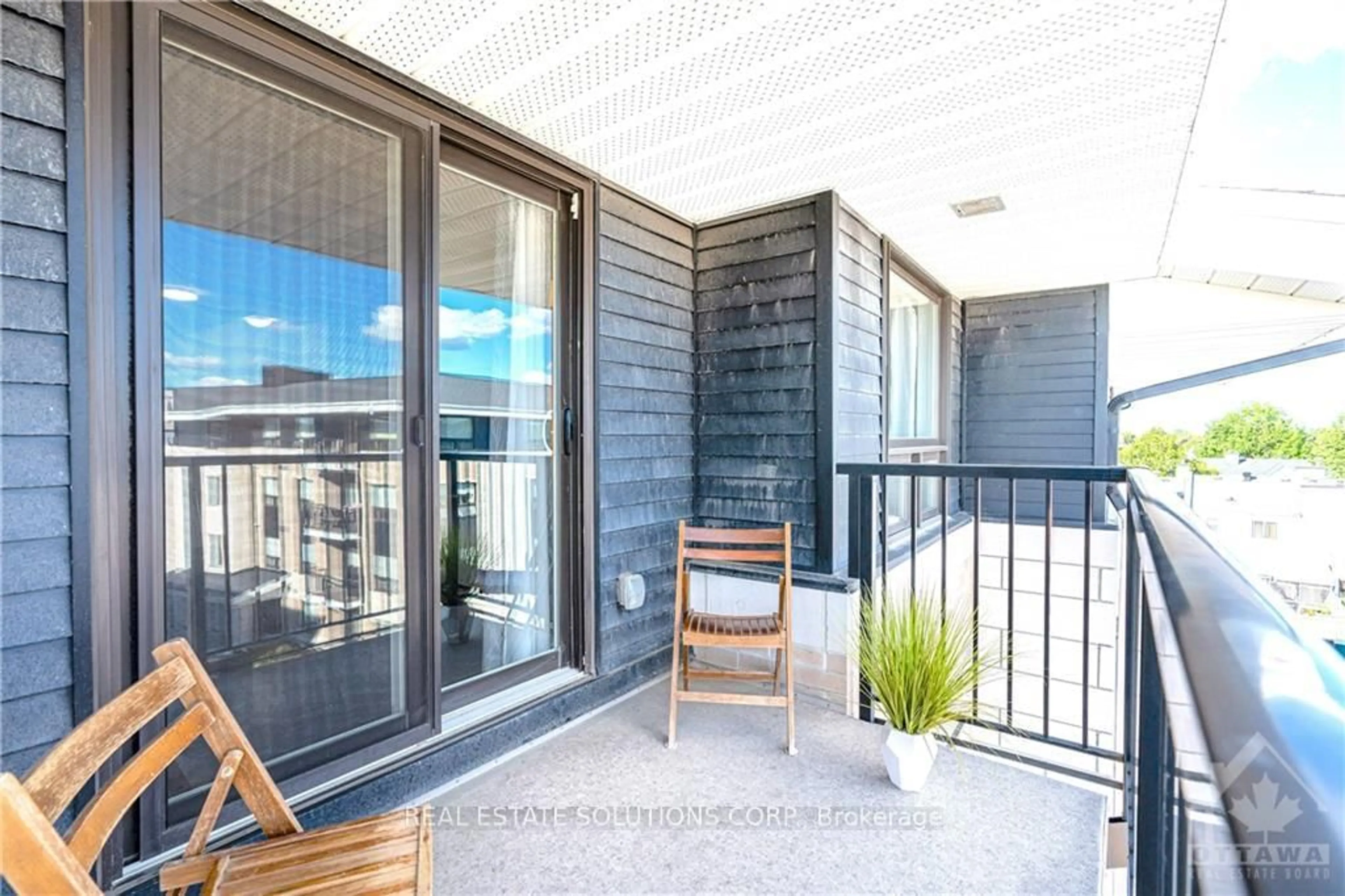 Patio, unknown for 250 Winterfell Private #401, Ottawa Ontario K1G 4J1