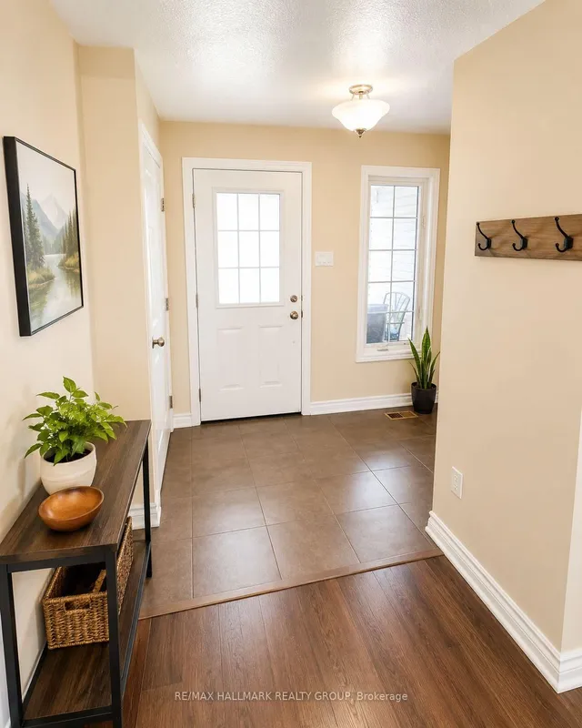 202 Conifer Creek Circ, Ottawa 2