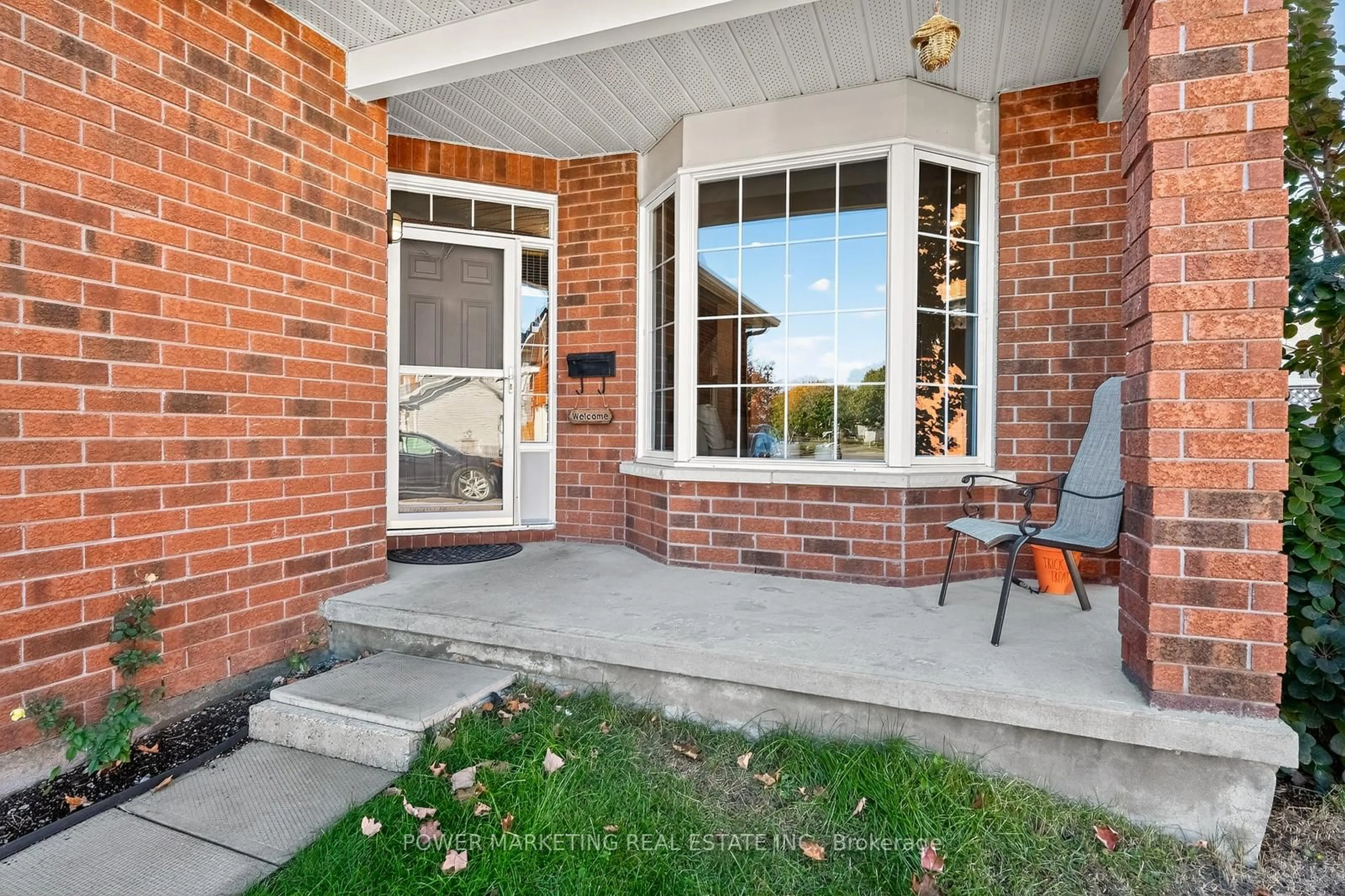 Unknown for 22 New Deighton Cres, Ottawa Ontario K2G 6H6