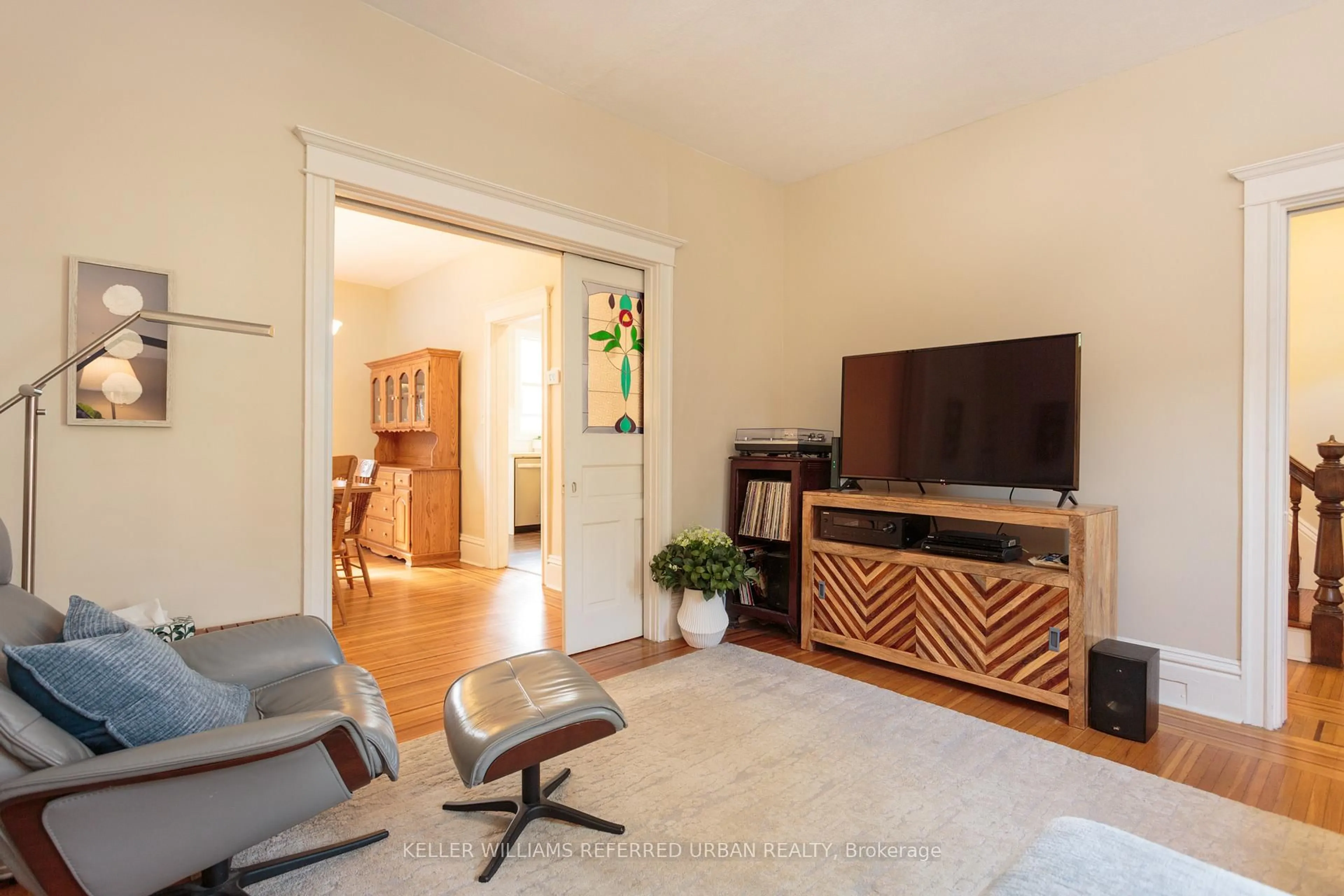 Living room with furniture, unknown for 122 Kent St, Hamilton Ontario L8P 3Z3
