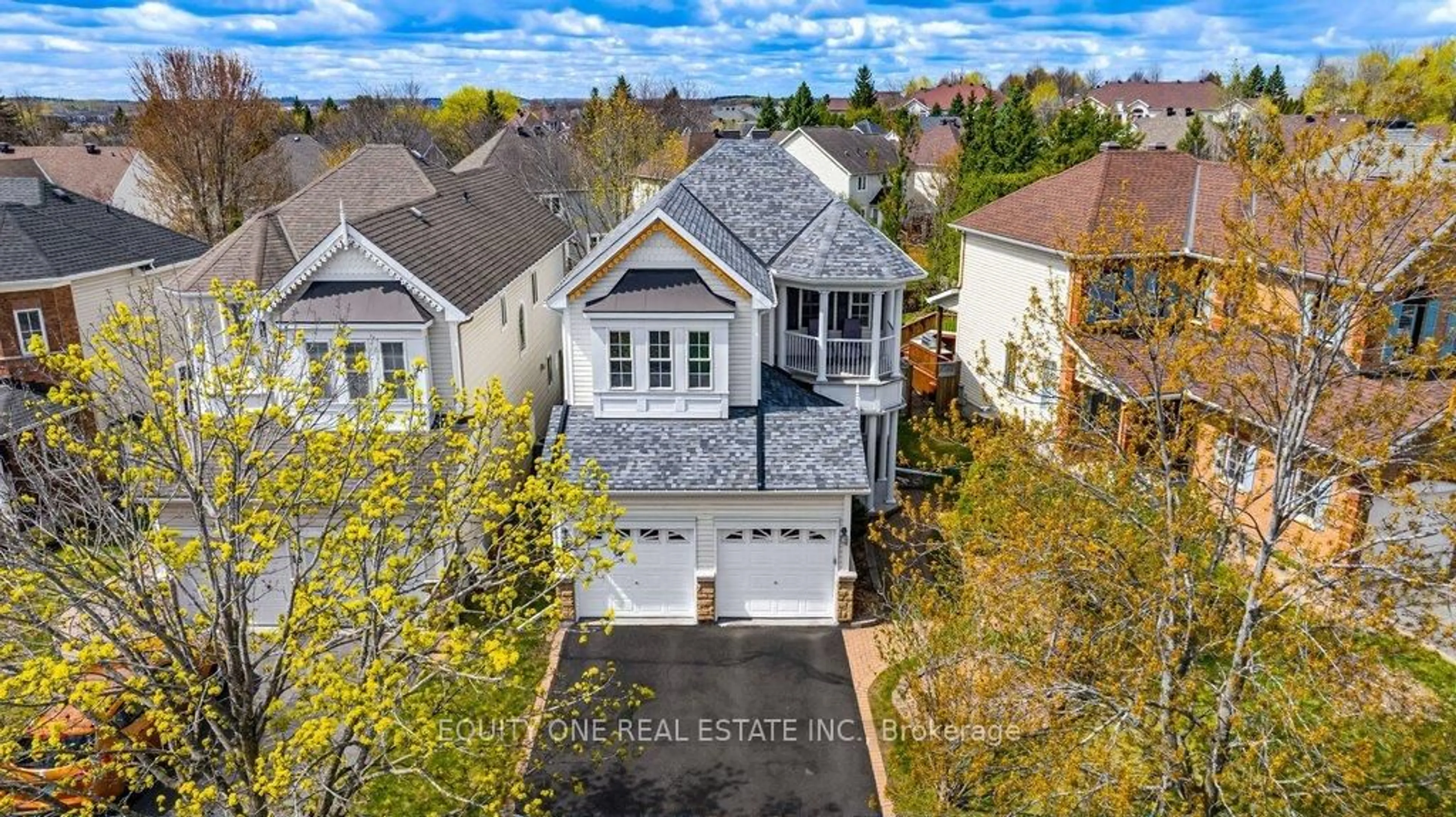 A pic from outside/outdoor area/front of a property/back of a property/a pic from drone, street for 16 Grengold Way, Ottawa Ontario K2T 1E2