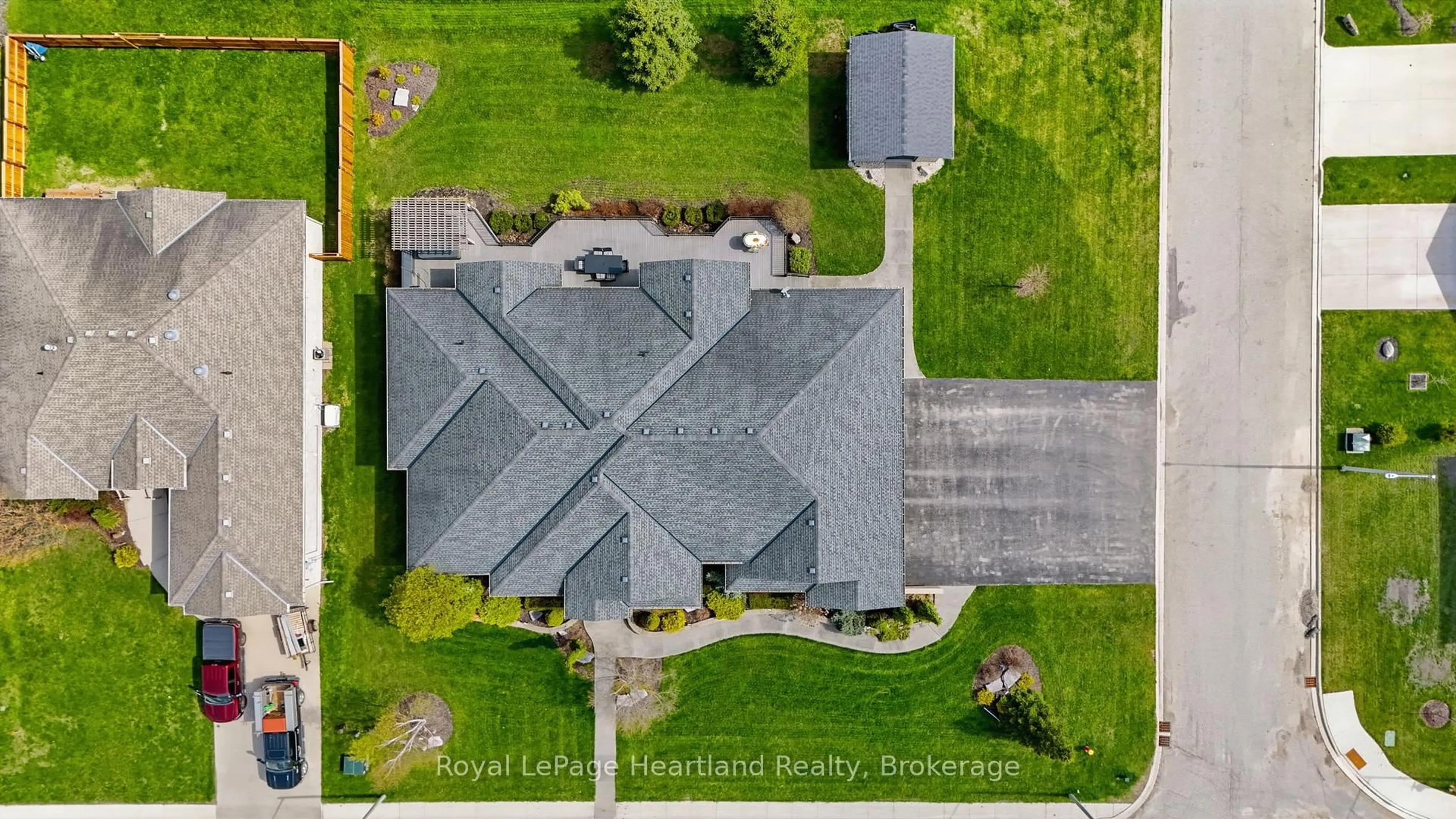 A pic from outside/outdoor area/front of a property/back of a property/a pic from drone, building for 225 John St, Minto Ontario N0G 1Z0