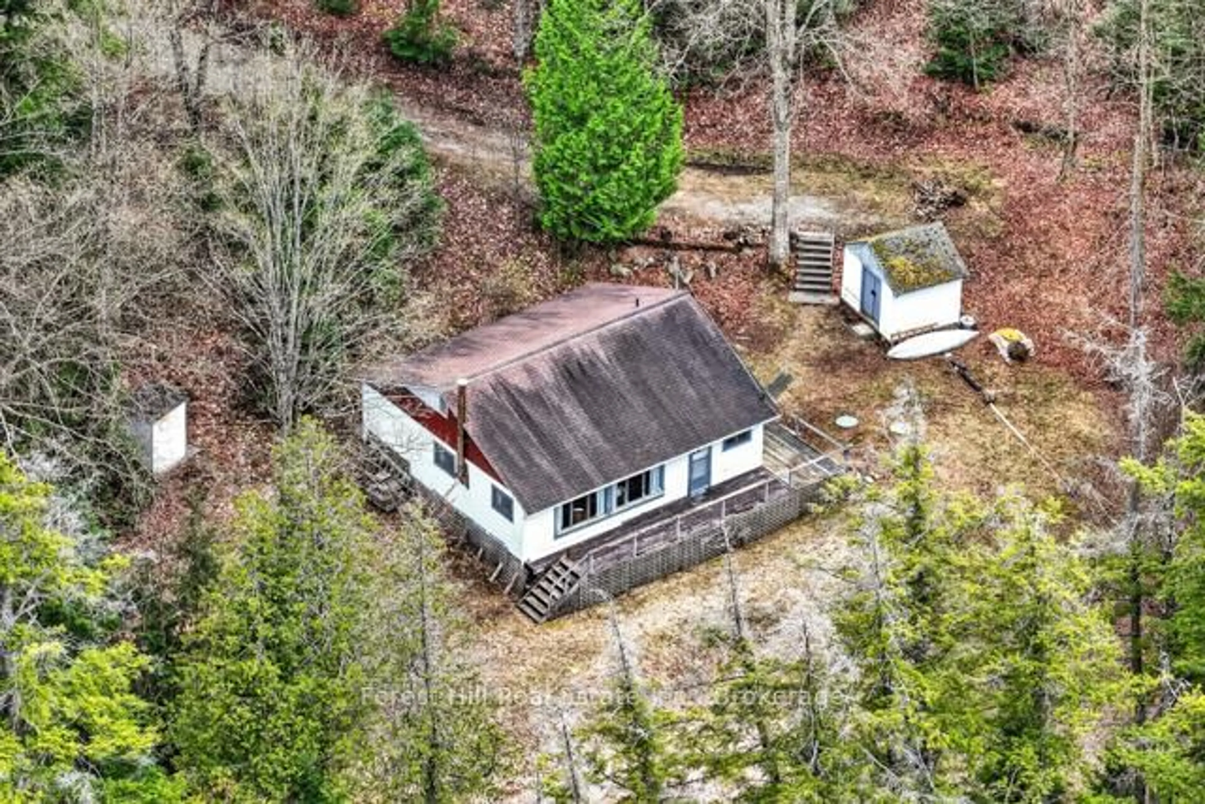 A pic from outside/outdoor area/front of a property/back of a property/a pic from drone, unknown for 4698 Muskoka Rd 117 Highway, Lake of Bays Ontario P0B 1A0