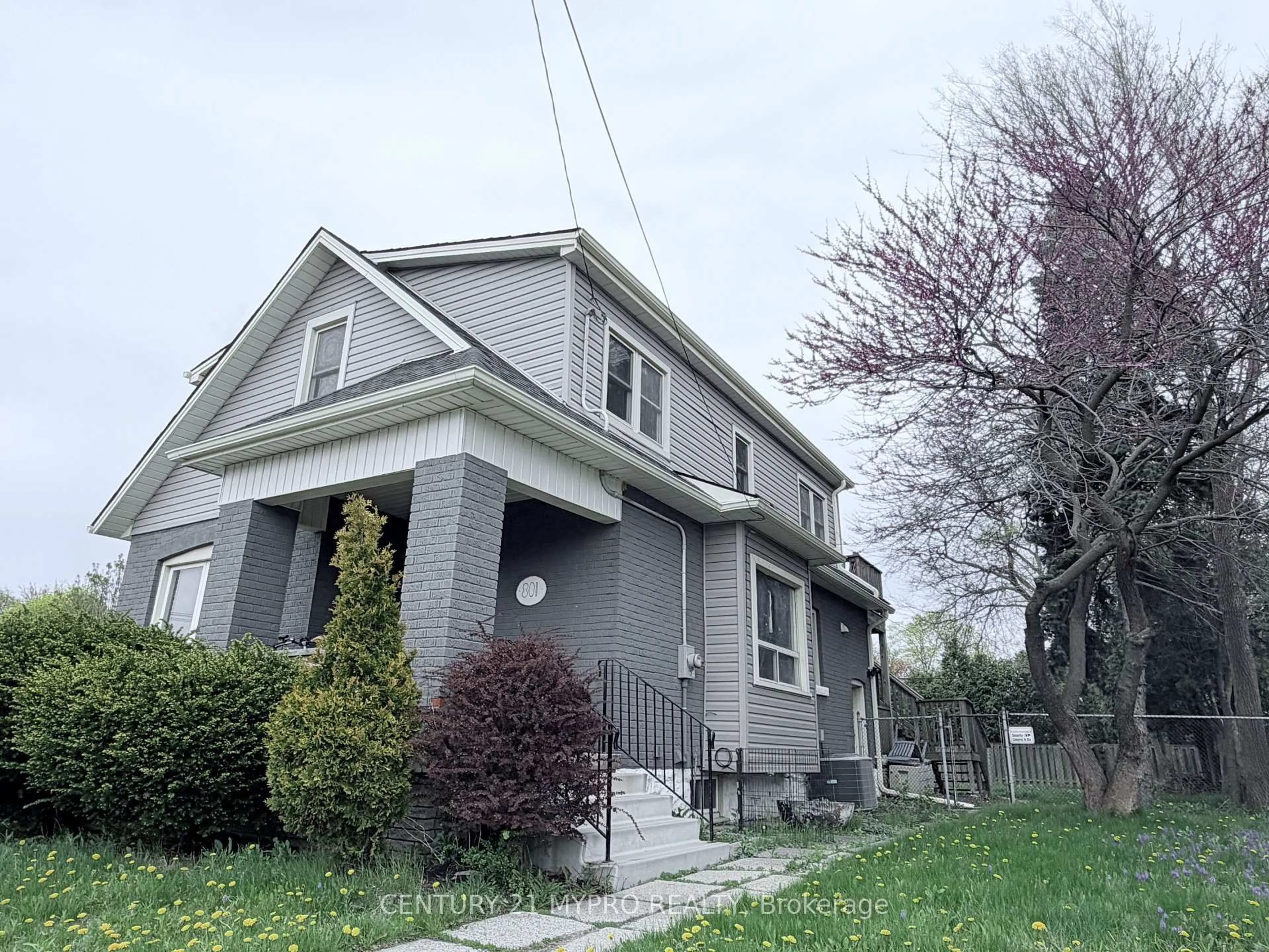 Unknown for 801 Upper Wellington St, Hamilton Ontario L9A 3R5
