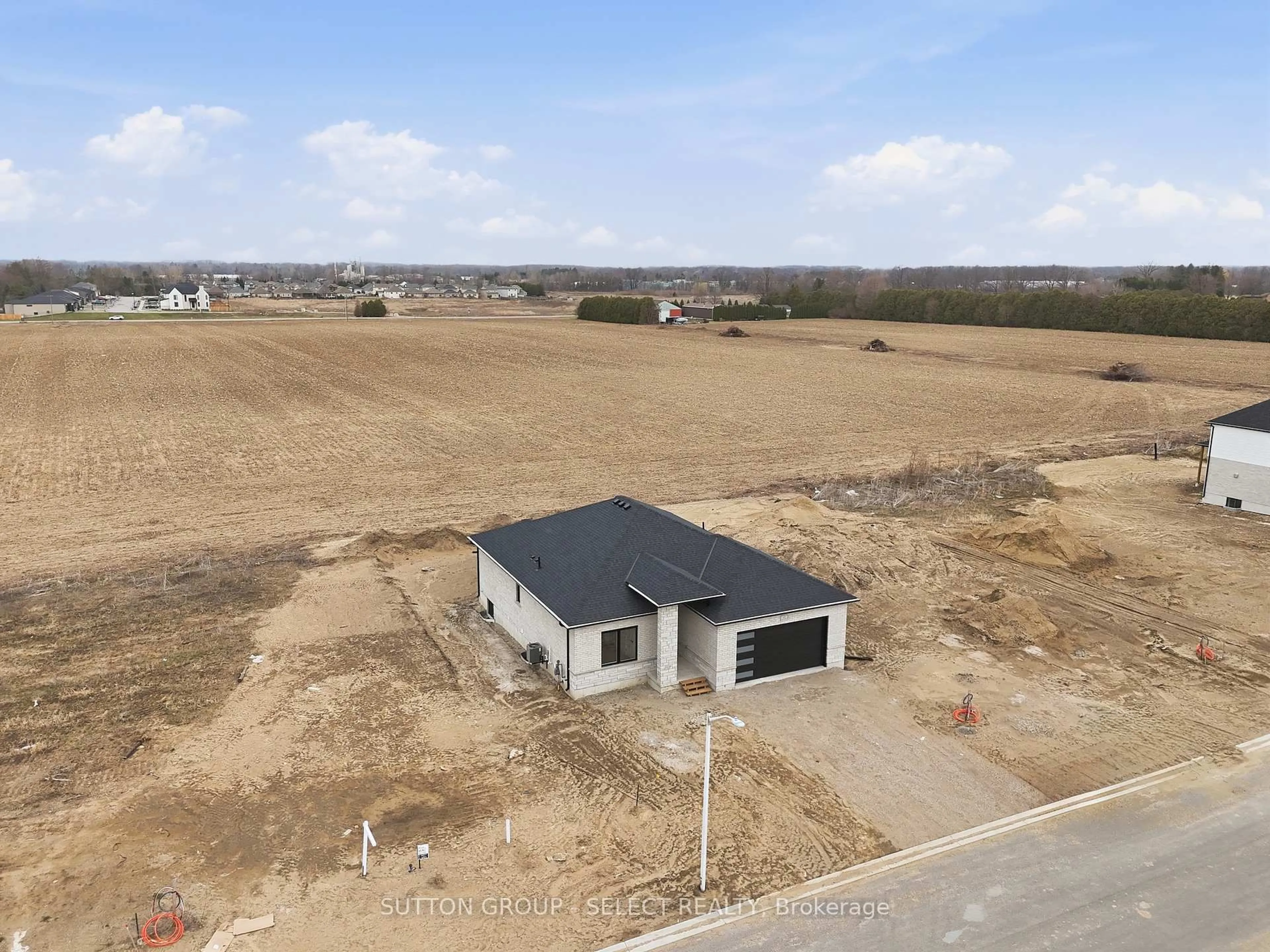 A pic from outside/outdoor area/front of a property/back of a property/a pic from drone, building for Lot 26 Hardy Dr, Strathroy-Caradoc Ontario N7G 0G2