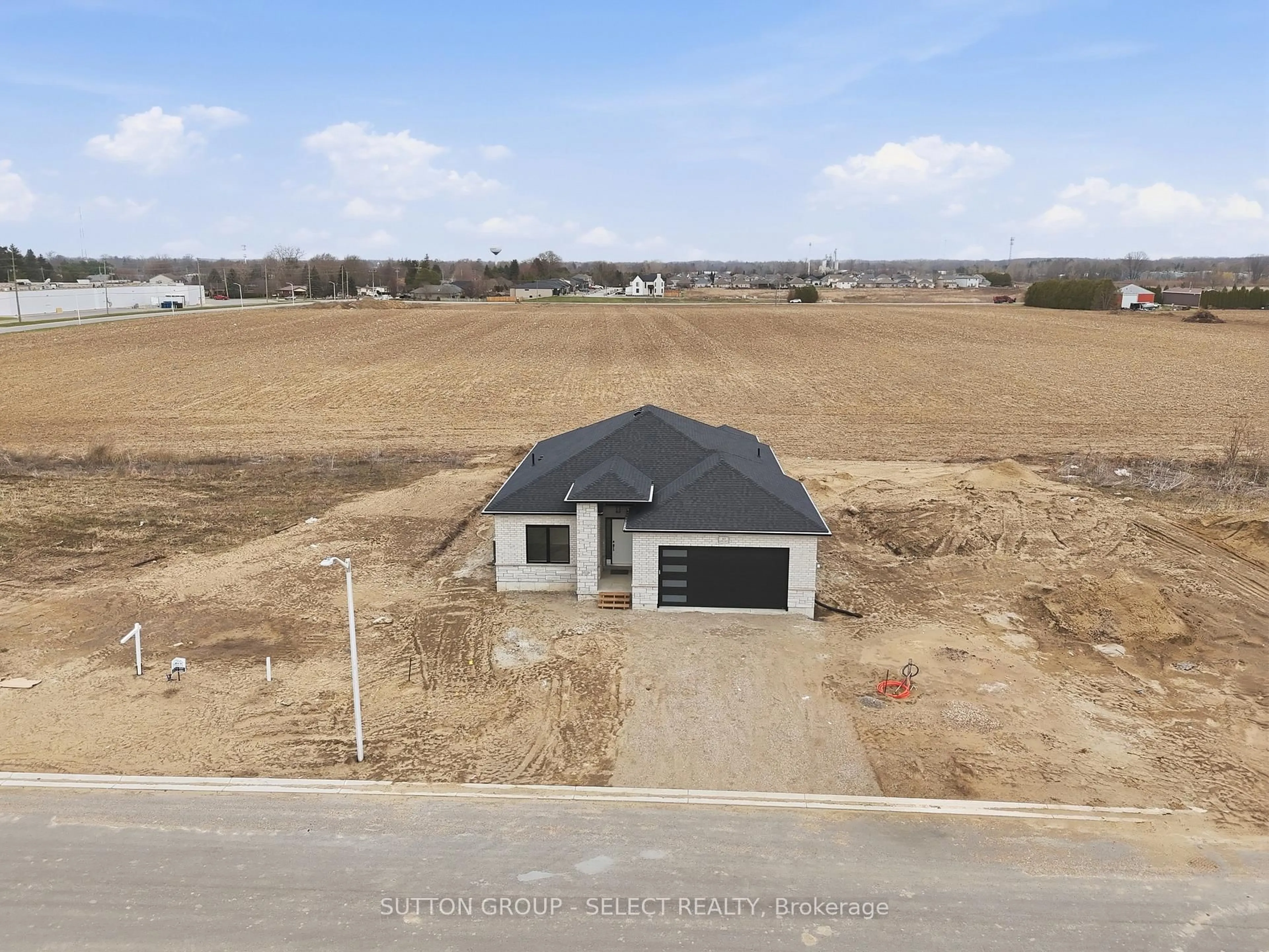 A pic from outside/outdoor area/front of a property/back of a property/a pic from drone, unknown for Lot 26 Hardy Dr, Strathroy-Caradoc Ontario N7G 0G2