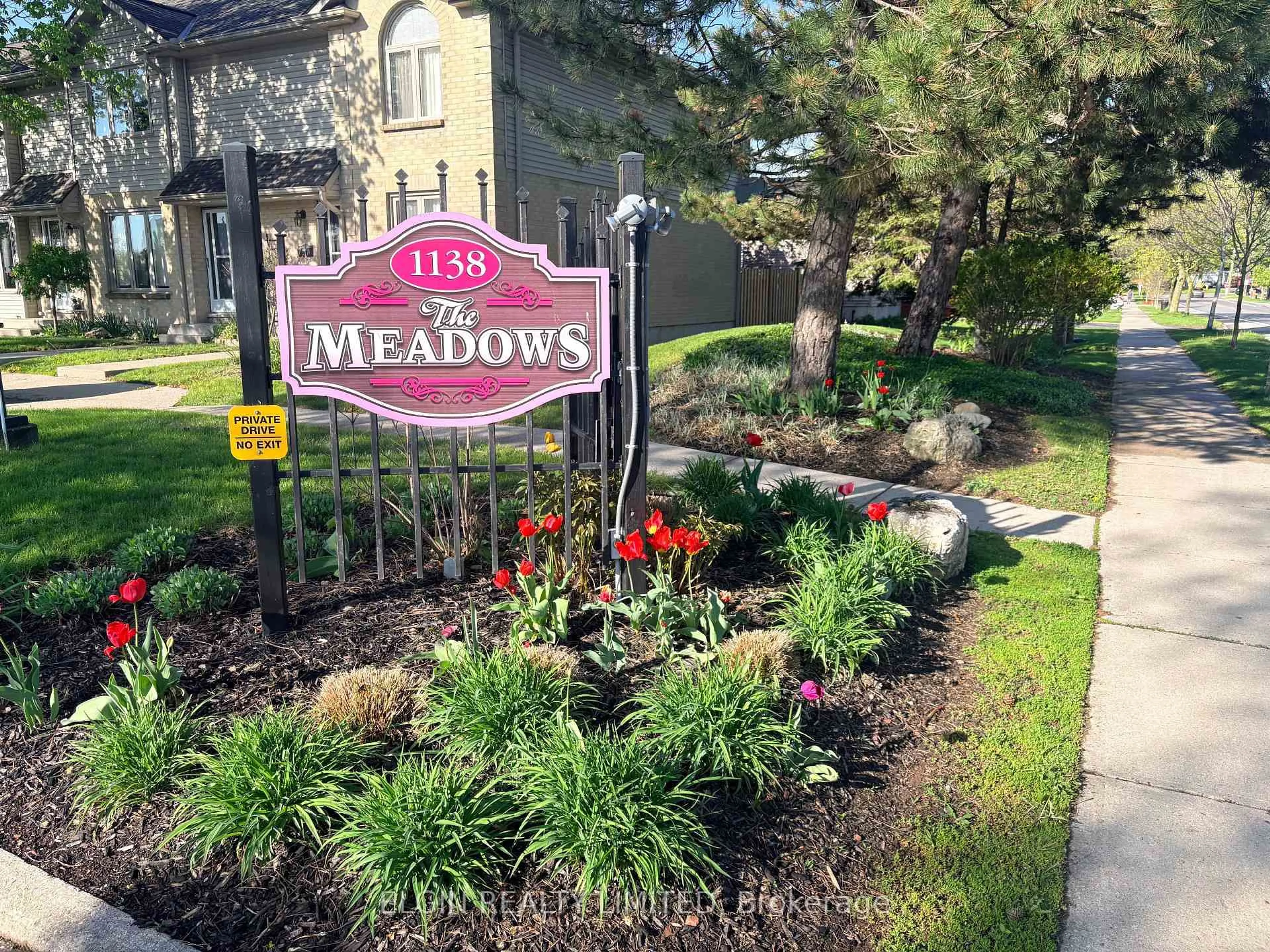 Indoor entryway for 1138 Kipps Lane #5, London East Ontario N5Y 5K6