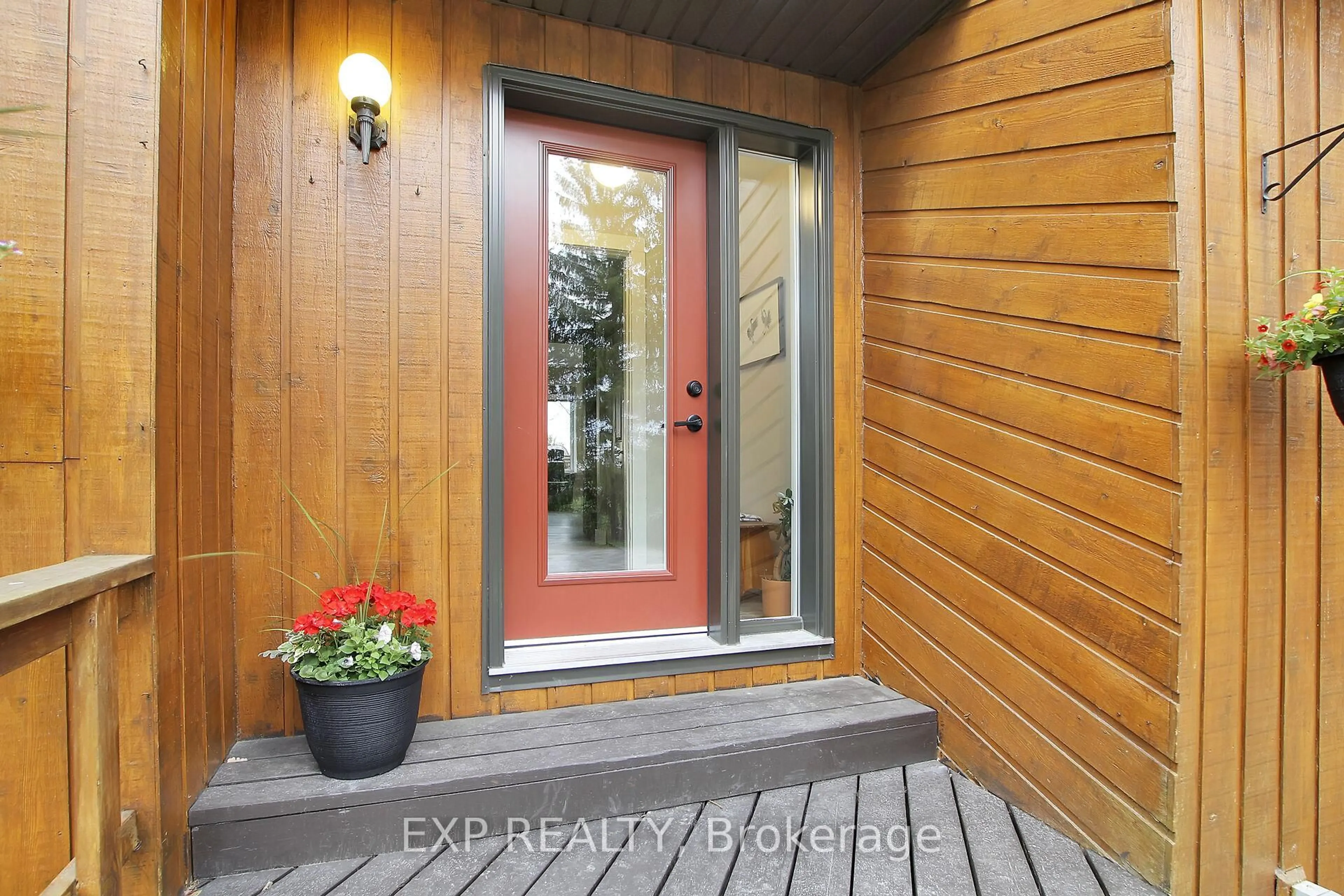Indoor entryway for 3215 APPLETON Sdrd, Beckwith Ontario K7C 4M3