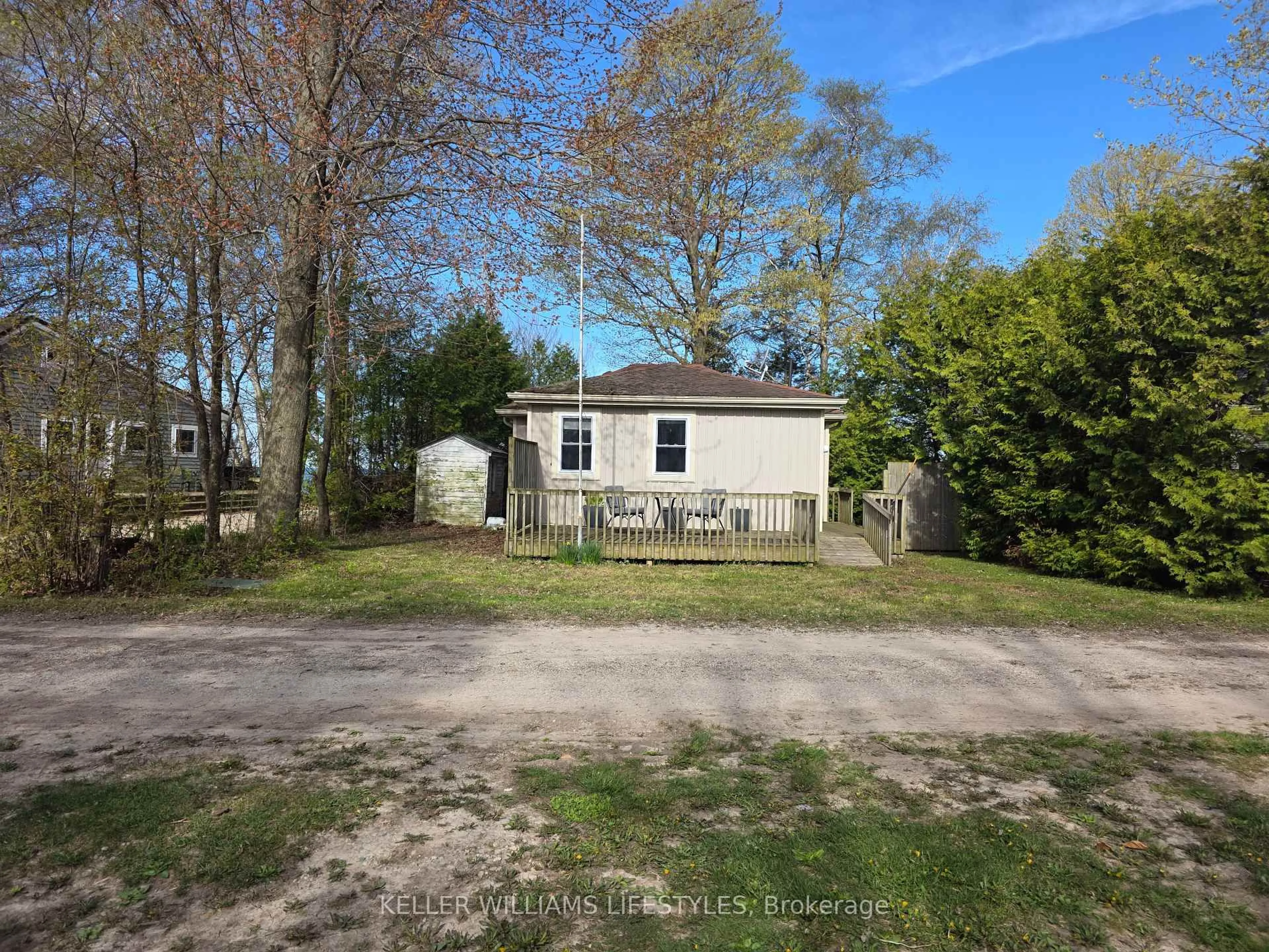 A pic from outside/outdoor area/front of a property/back of a property/a pic from drone, street for 78113 Tall Timbers St, Central Huron Ontario N0M 1G0