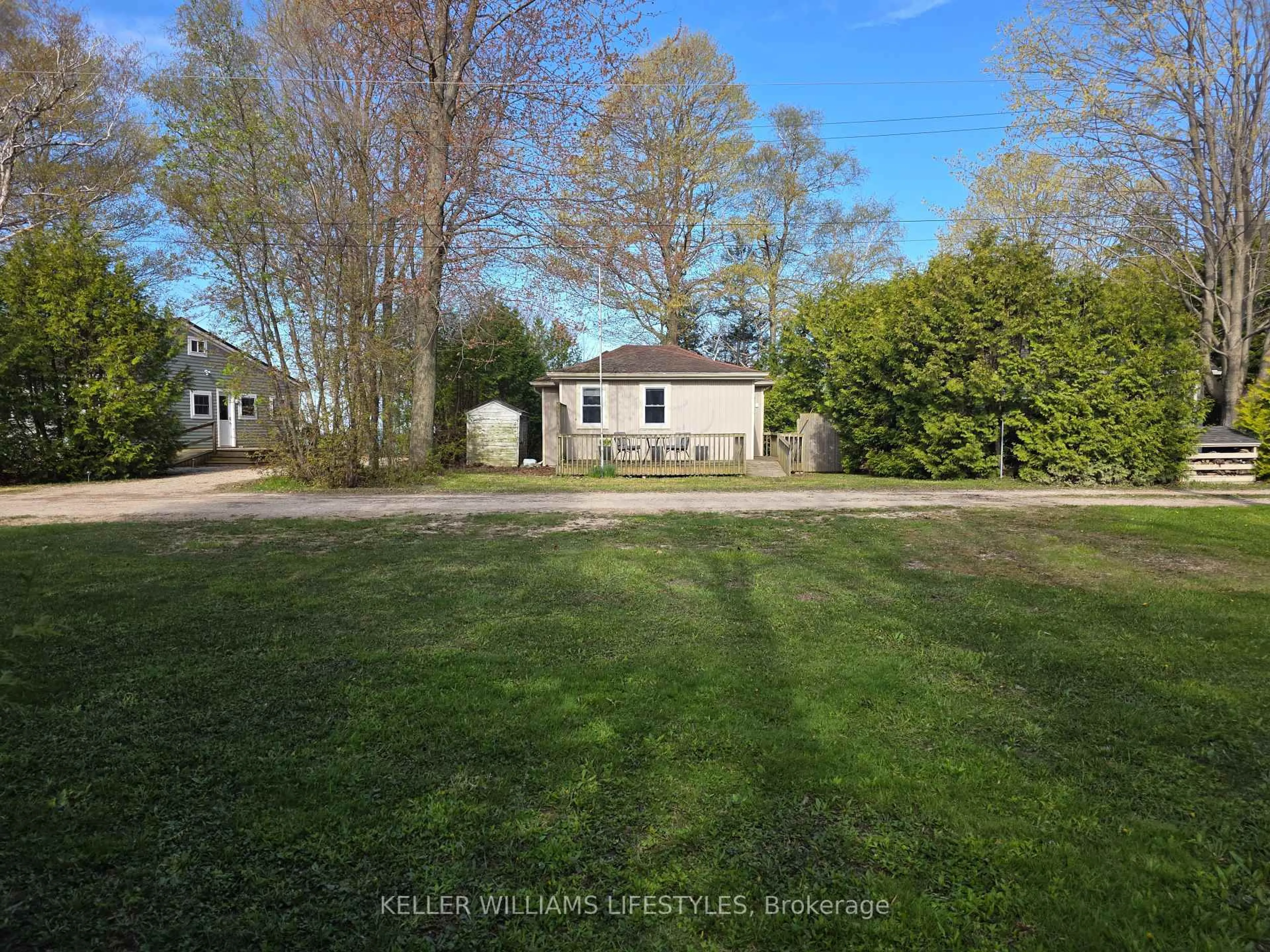 A pic from outside/outdoor area/front of a property/back of a property/a pic from drone, street for 78113 Tall Timbers St, Central Huron Ontario N0M 1G0