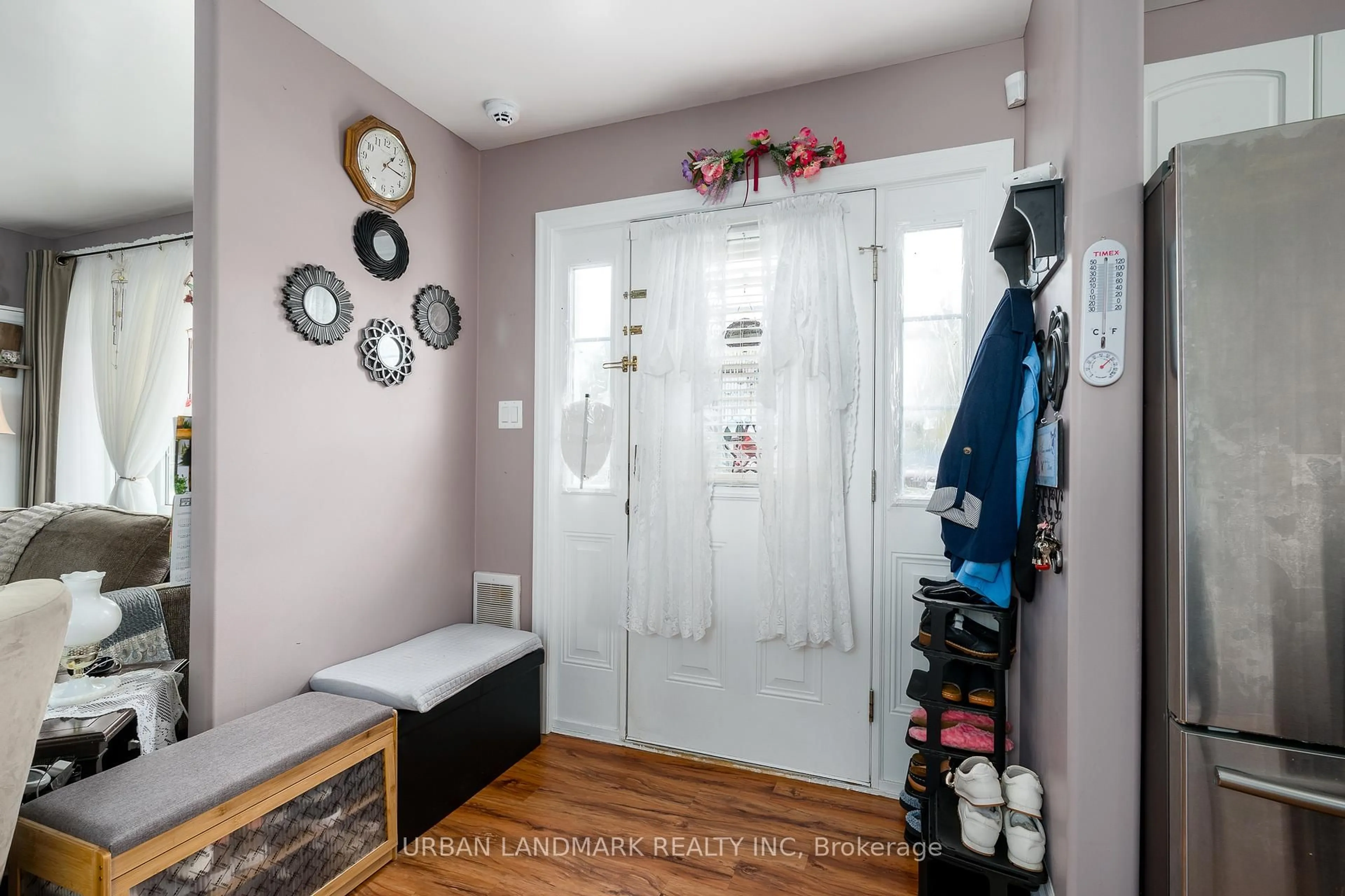 Indoor entryway for 20 Hungerford St, Tweed Ontario K0K 3J0