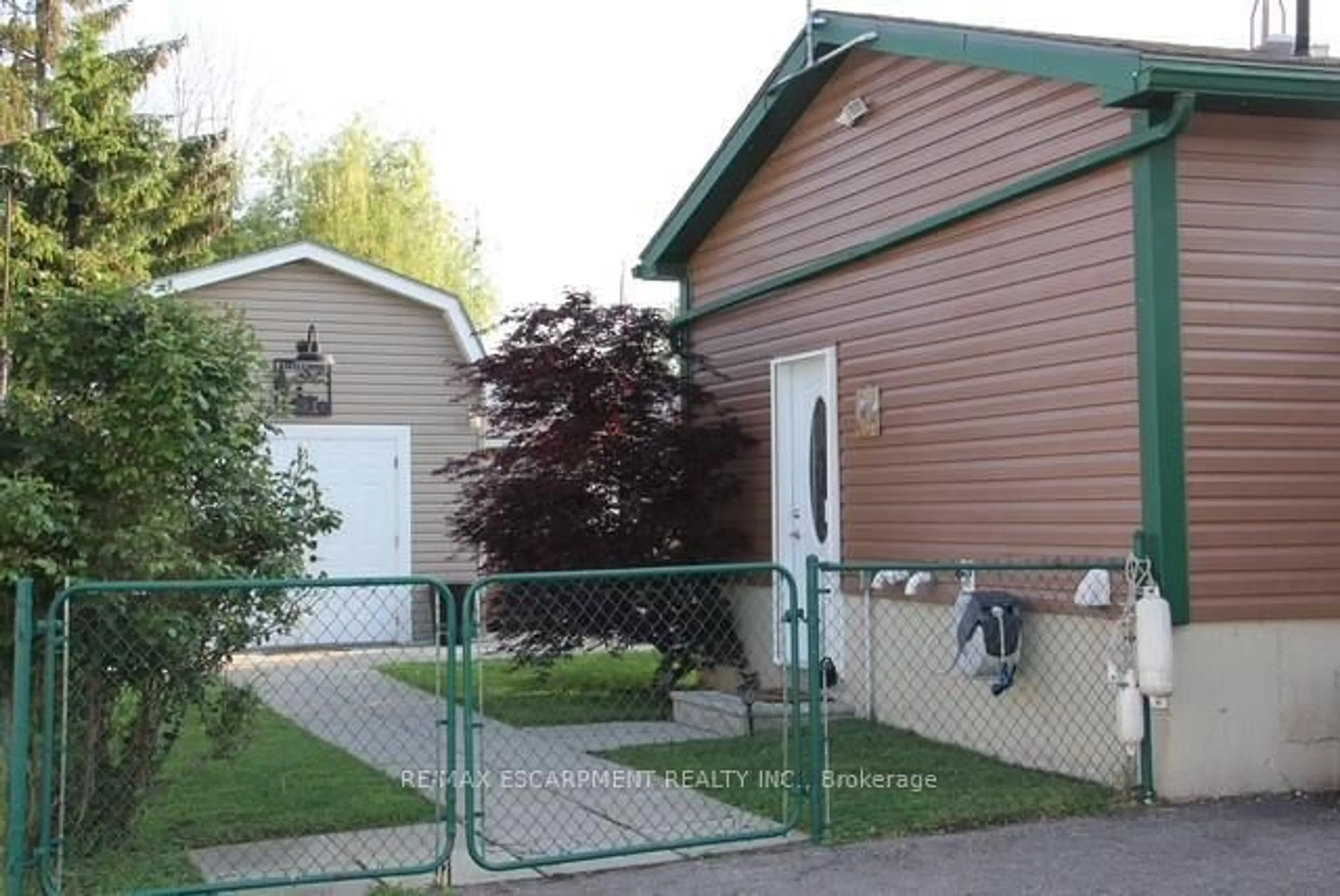 Home with vinyl exterior material, street for 3 Wilcox Dr, Haldimand Ontario N0A 1L0