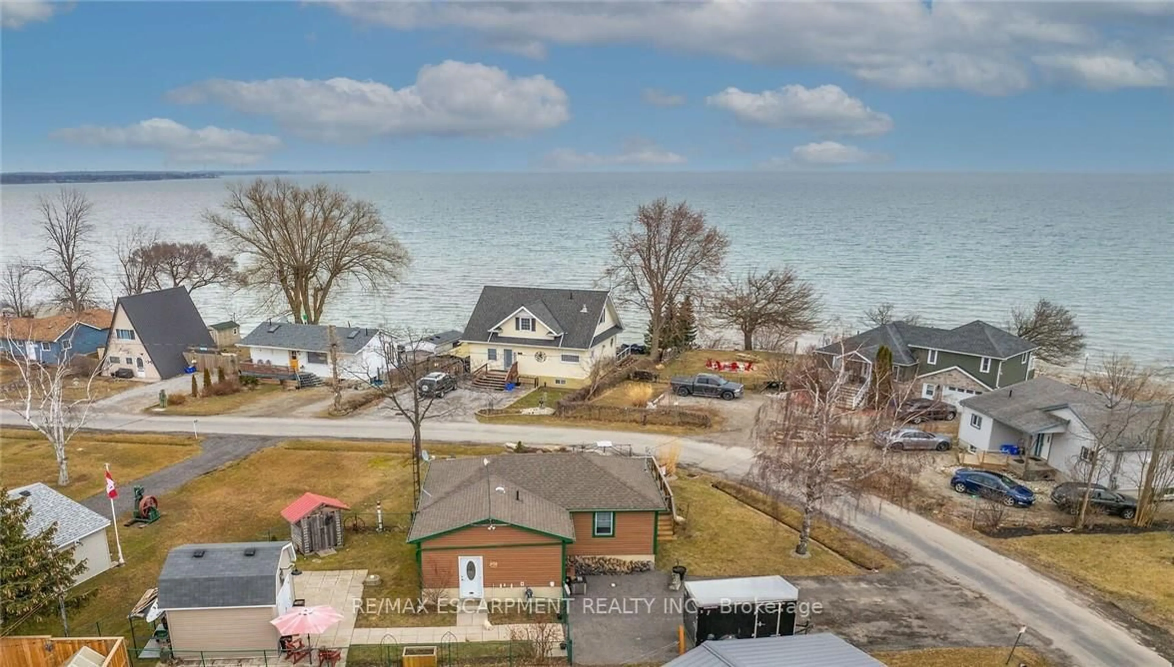 A pic from outside/outdoor area/front of a property/back of a property/a pic from drone, water/lake/river/ocean view for 3 Wilcox Dr, Haldimand Ontario N0A 1L0