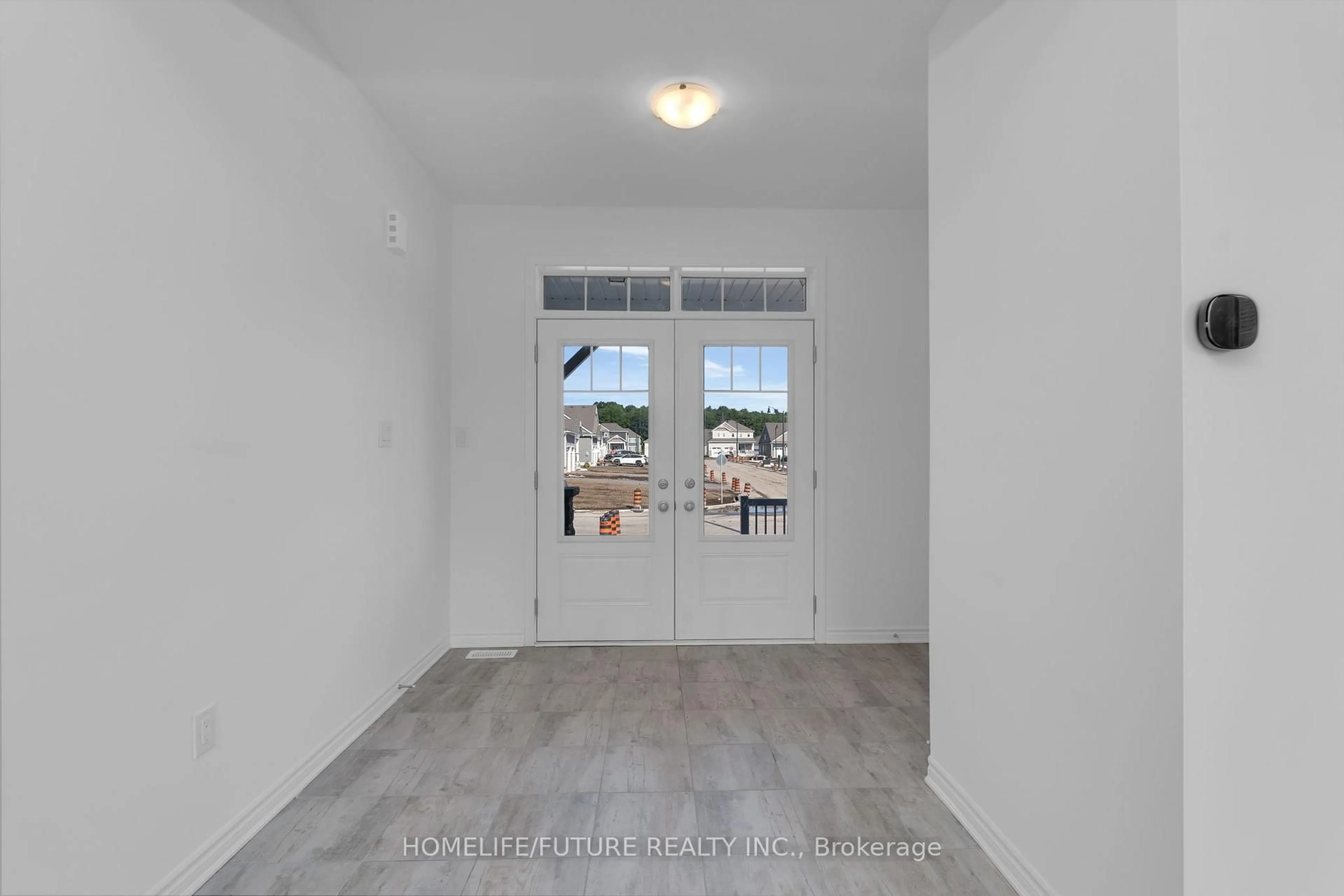 Indoor entryway for 1 Dyer Cres, Bracebridge Ontario P1L 0A9