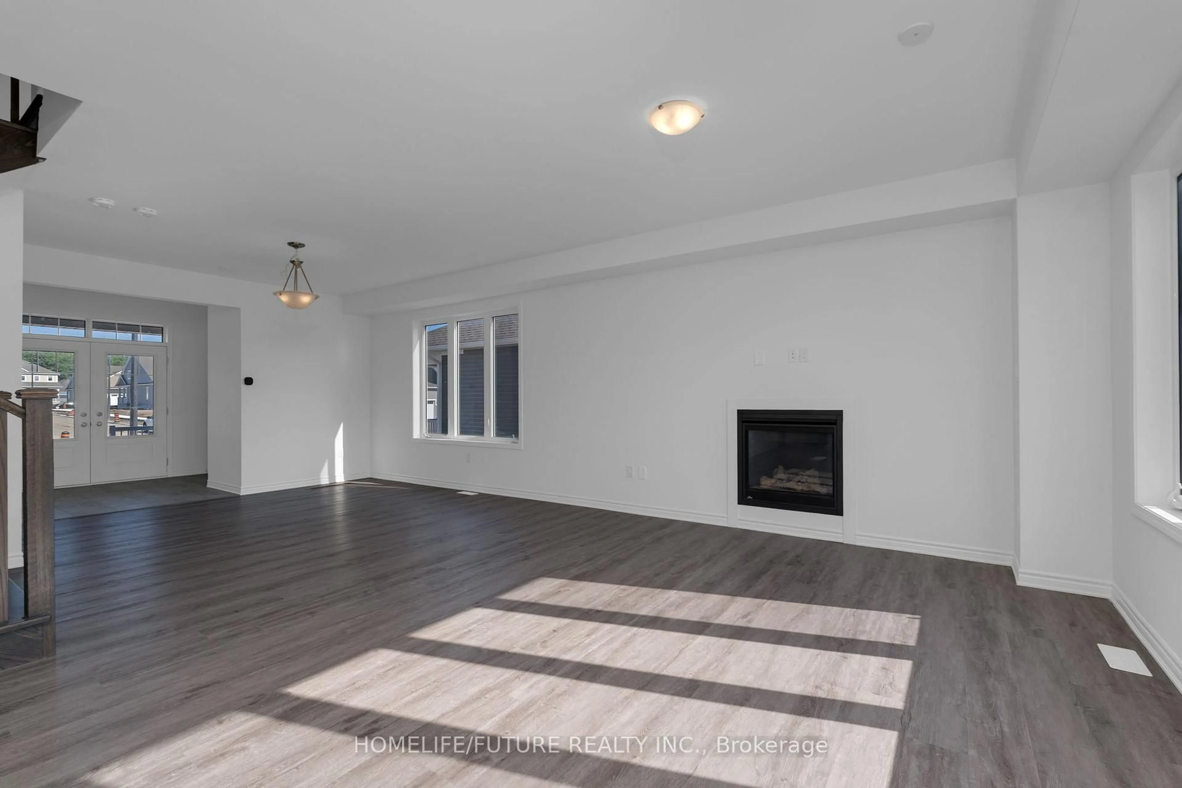 Living room with furniture, unknown for 1 Dyer Cres, Bracebridge Ontario P1L 0A9