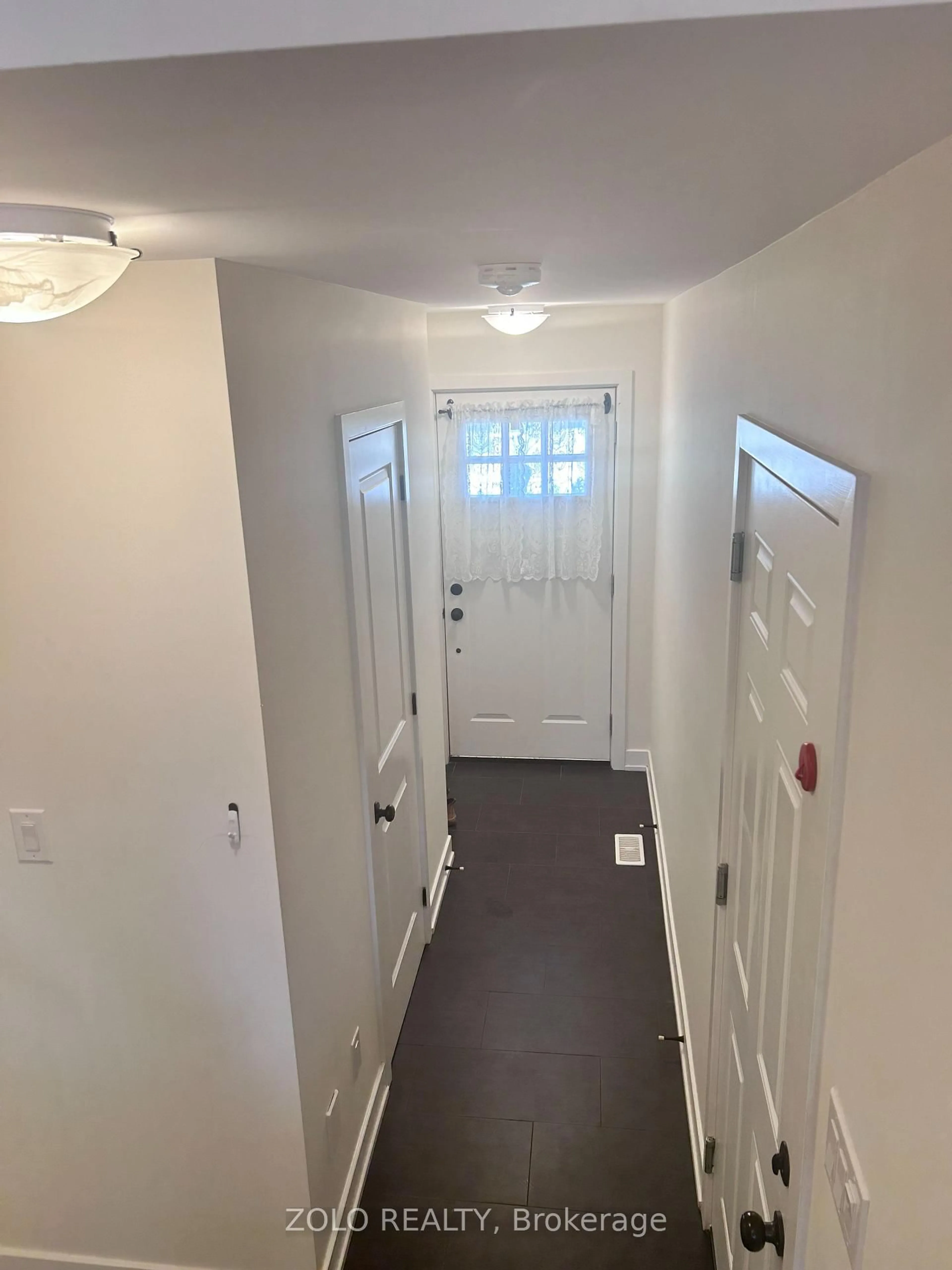 Indoor entryway for 67 Whitcomb Cres, Smiths Falls Ontario K7A 0C1