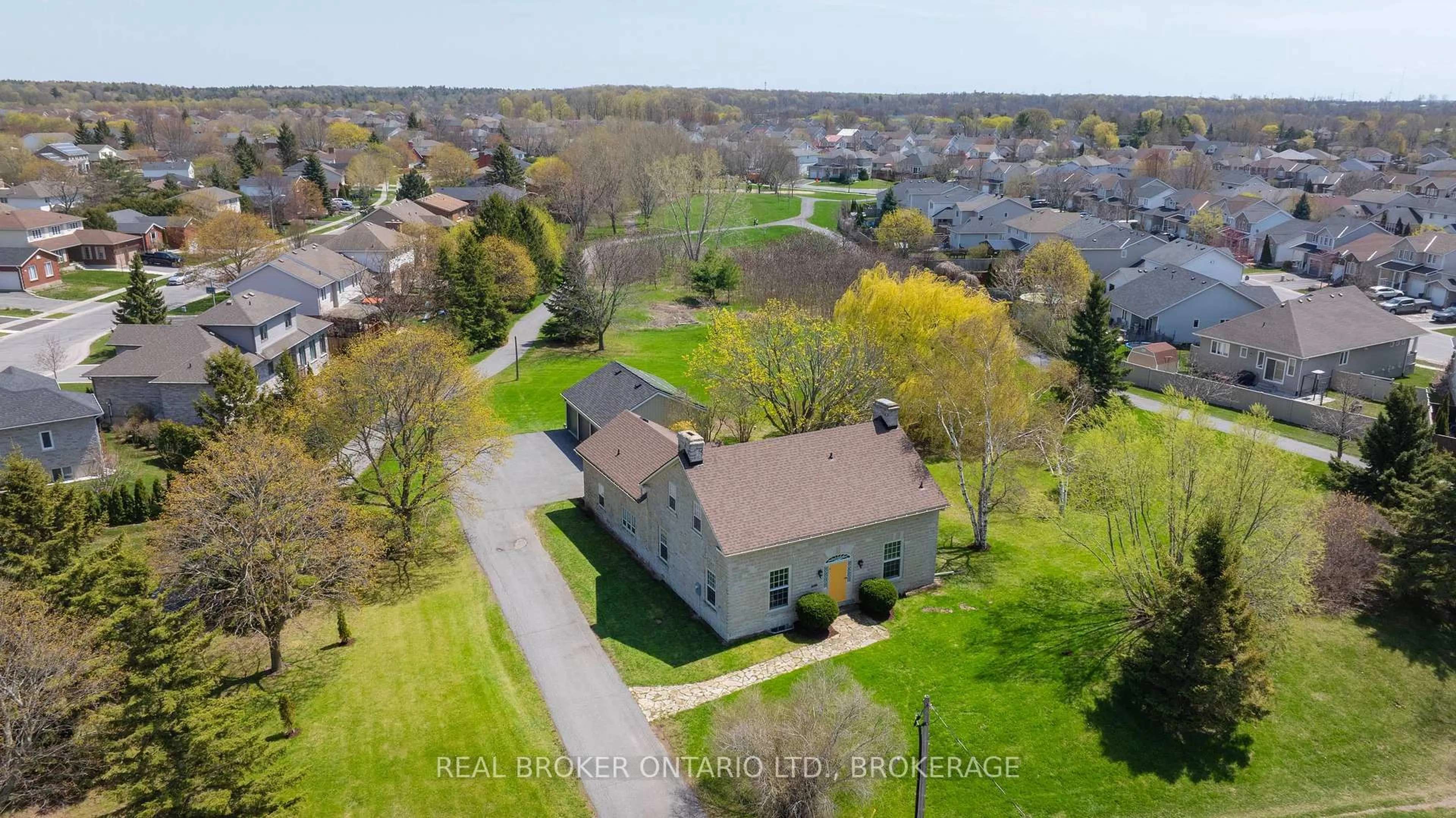 A pic from outside/outdoor area/front of a property/back of a property/a pic from drone, street for 1069 HIGHWAY 15, Kingston Ontario K7L 0C4